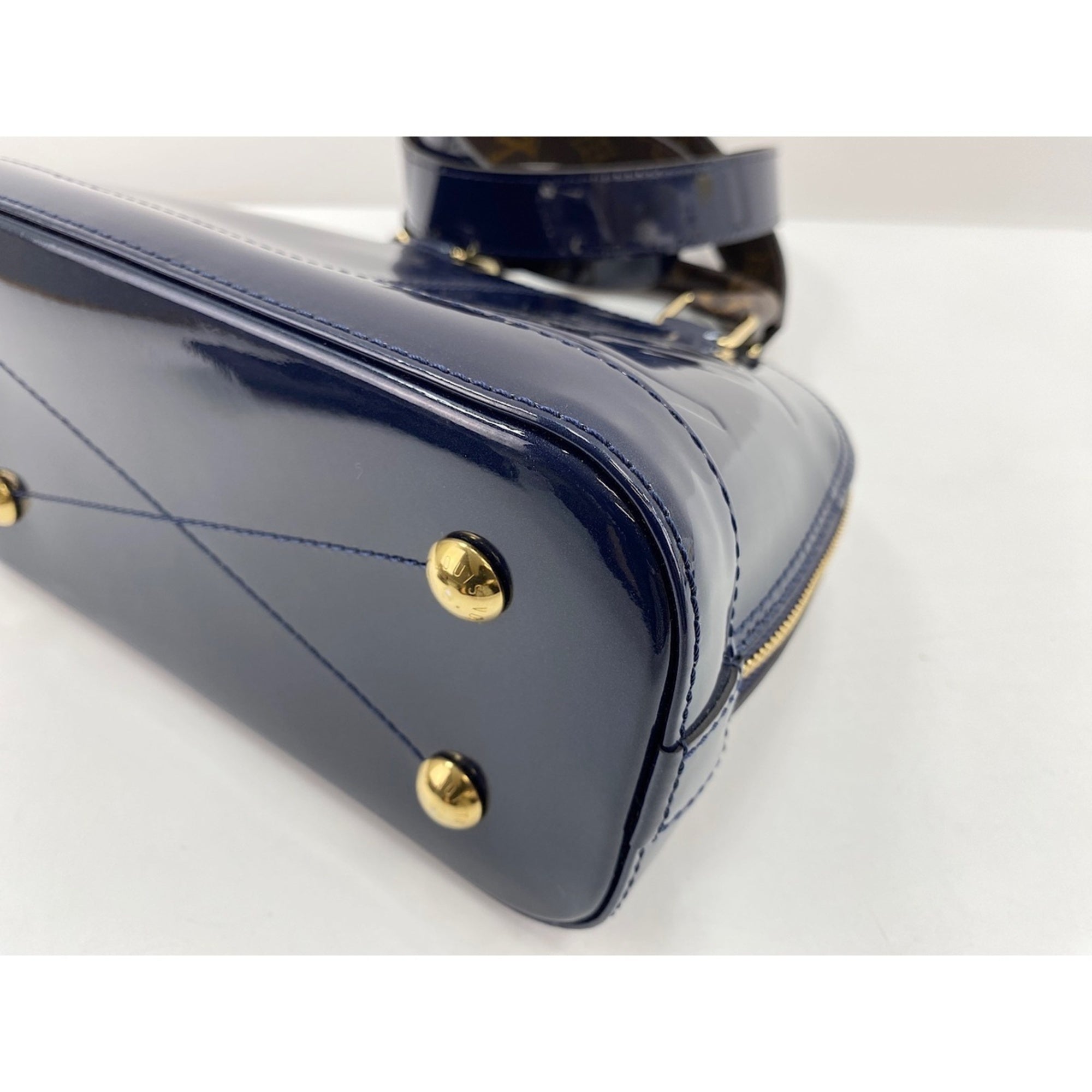 Louis Vuitton Navy Patent Leather Handbag (Pre-Owned)