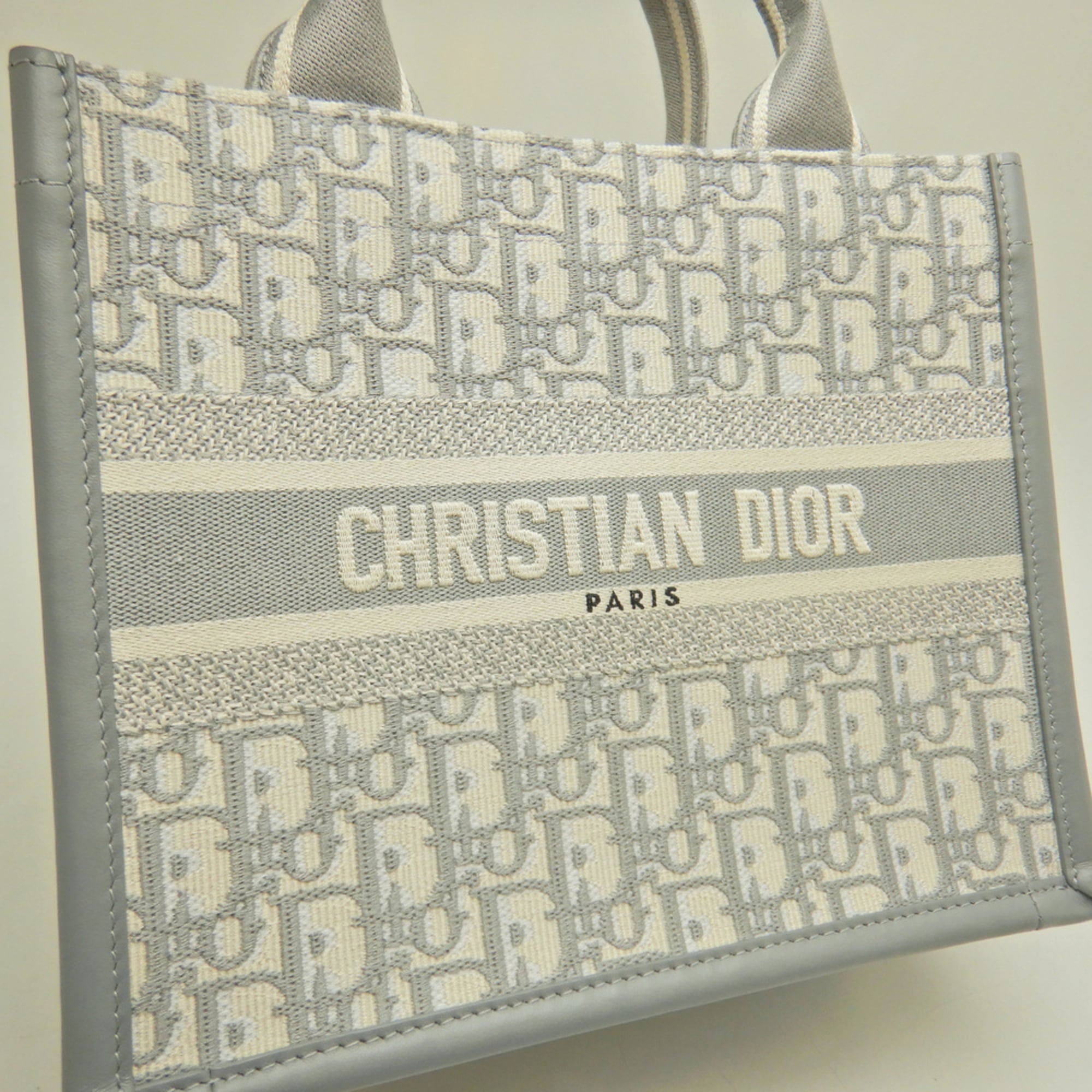 Christian Dior Gray Leather Tote Bag (Pre-Owned)