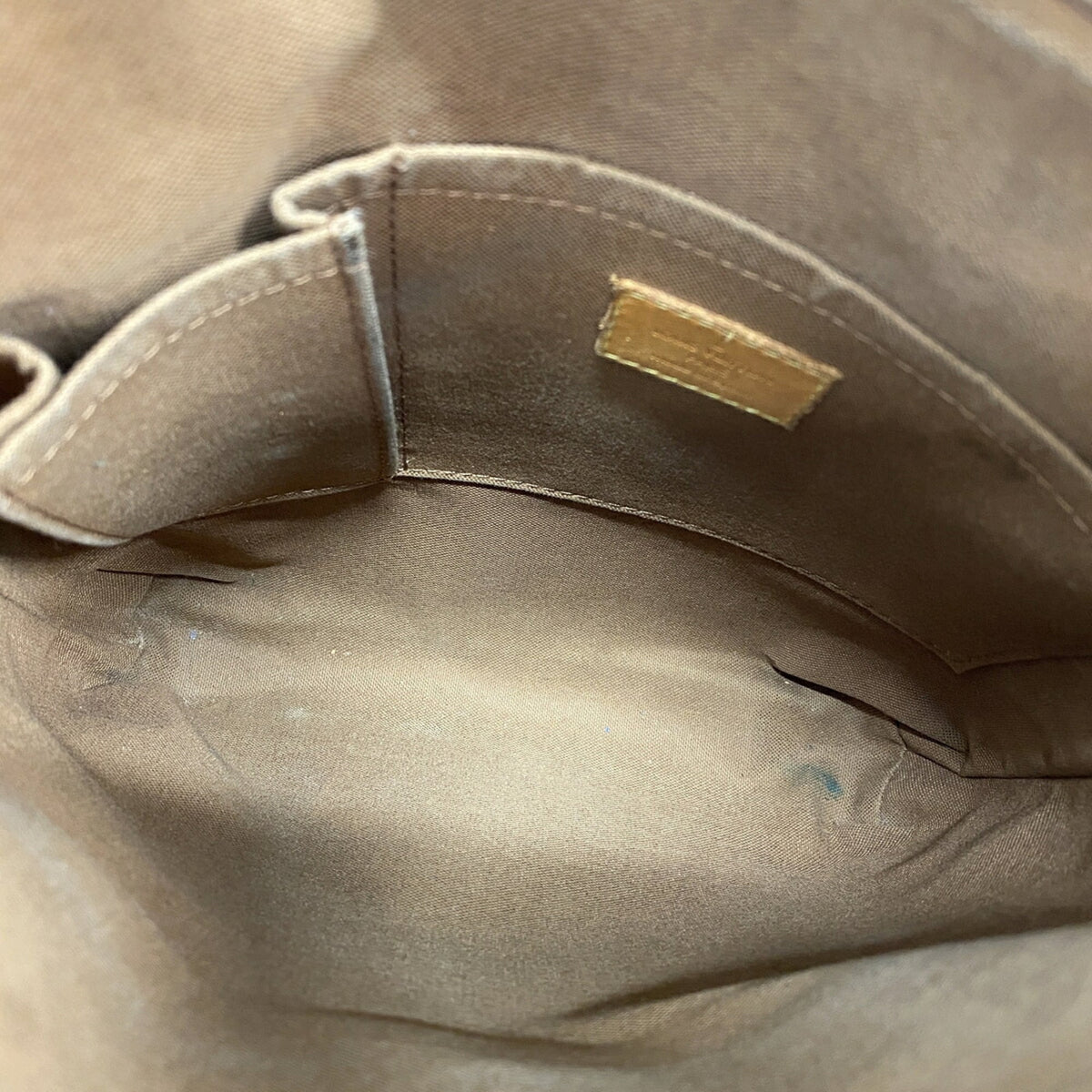 Louis Vuitton Brown Shoulder Bag (Pre-Owned)