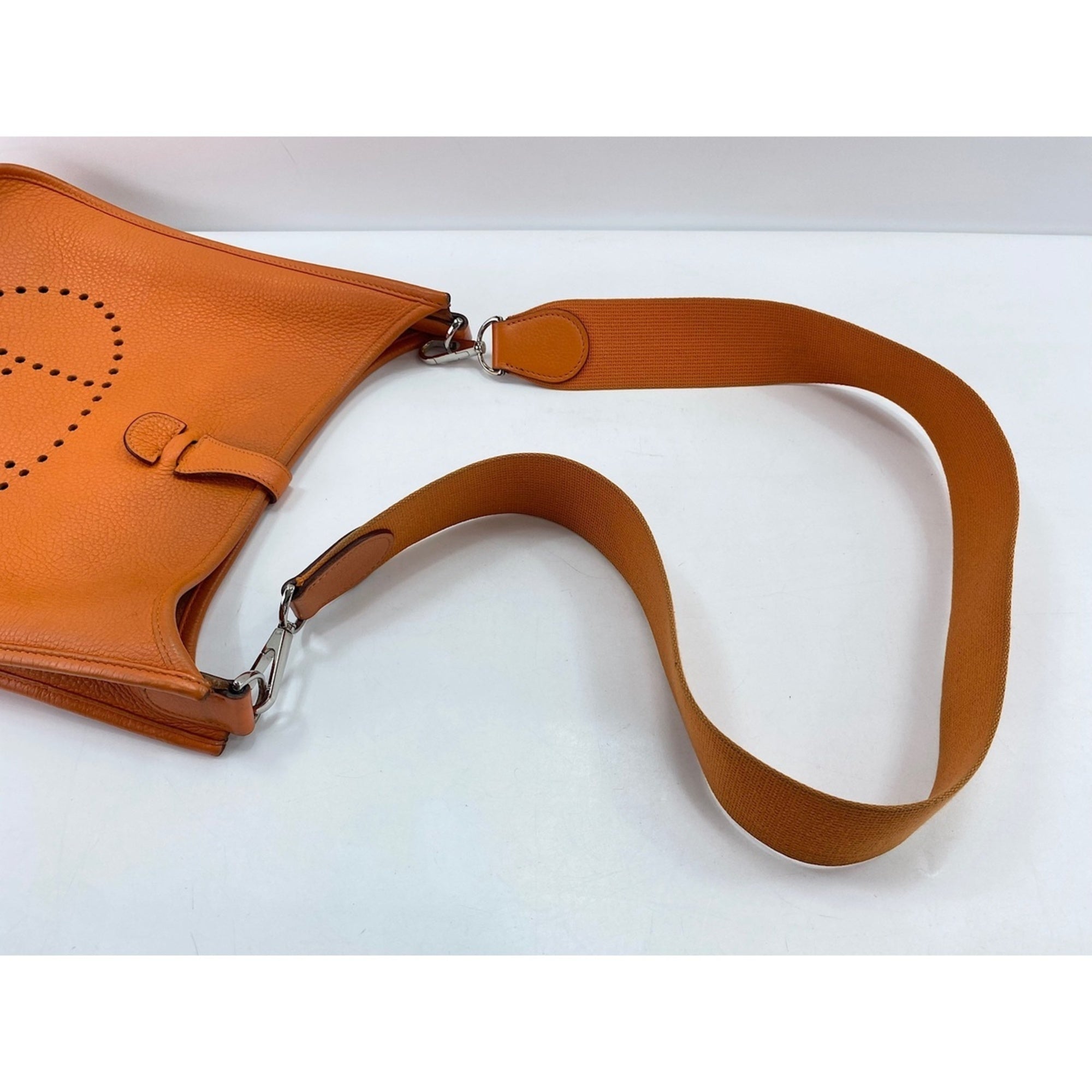 Hermes Orange Shoulder Bag (Pre-Owned)