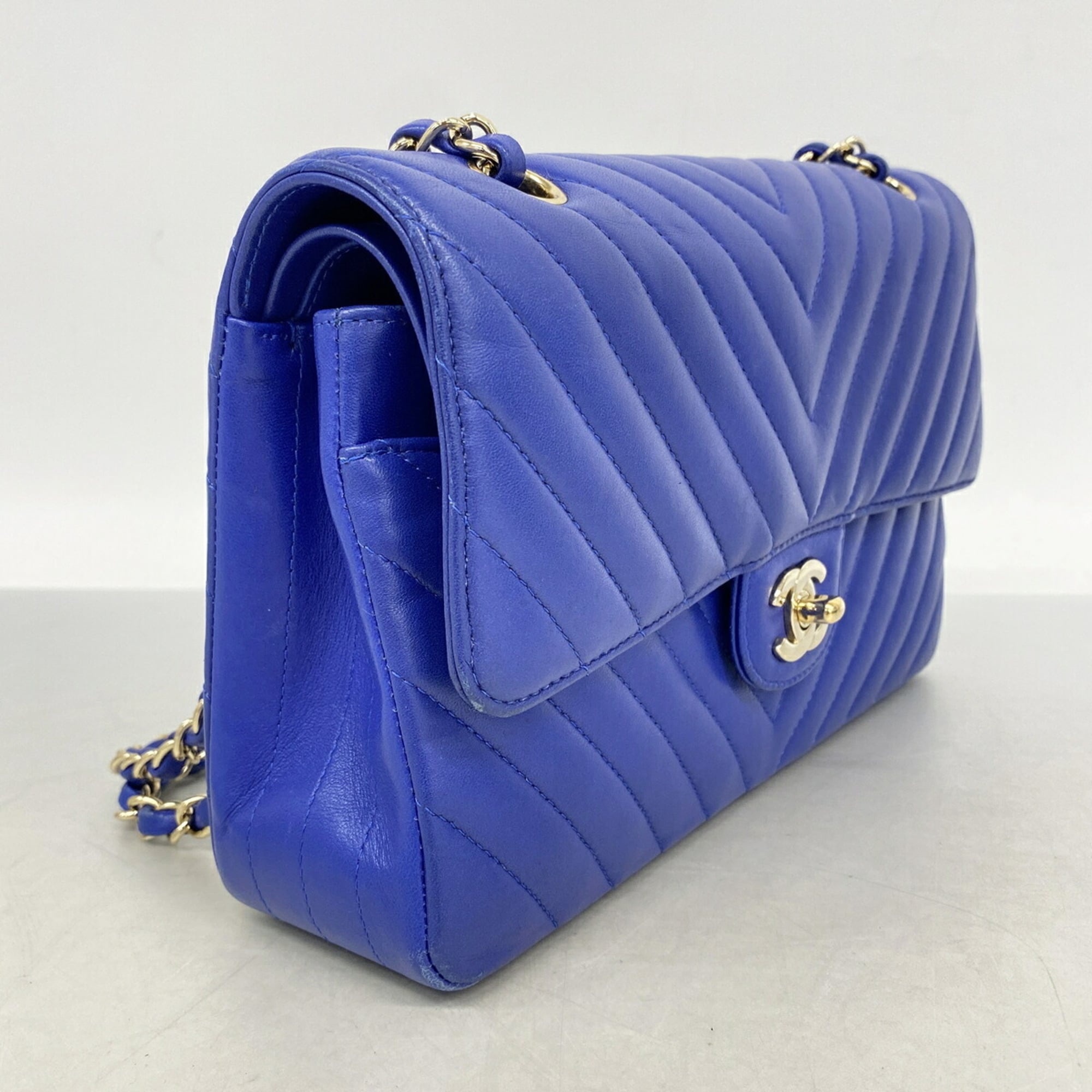 Chanel Blue Leather Shoulder Bag (Pre-Owned)