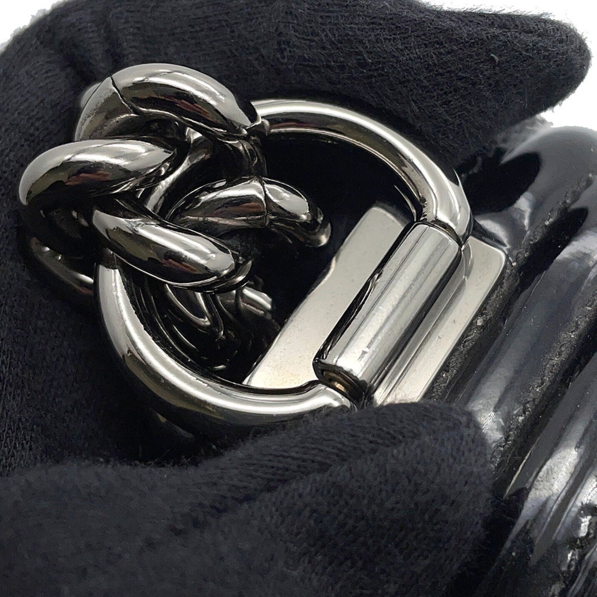 Chanel Black Patent Leather Shoulder Bag (Pre-Owned)