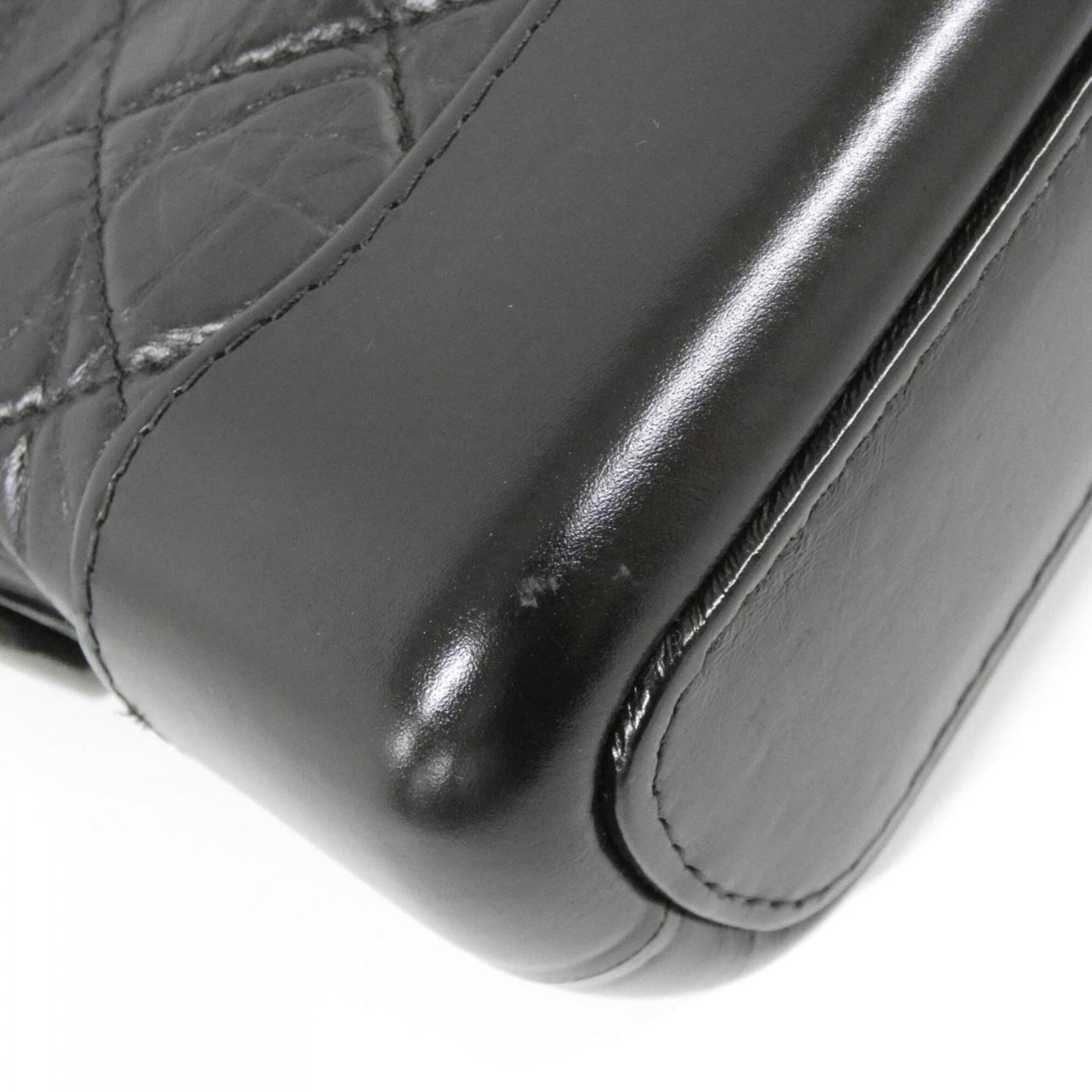 Chanel Black Leather Shoulder Bag (Pre-Owned)