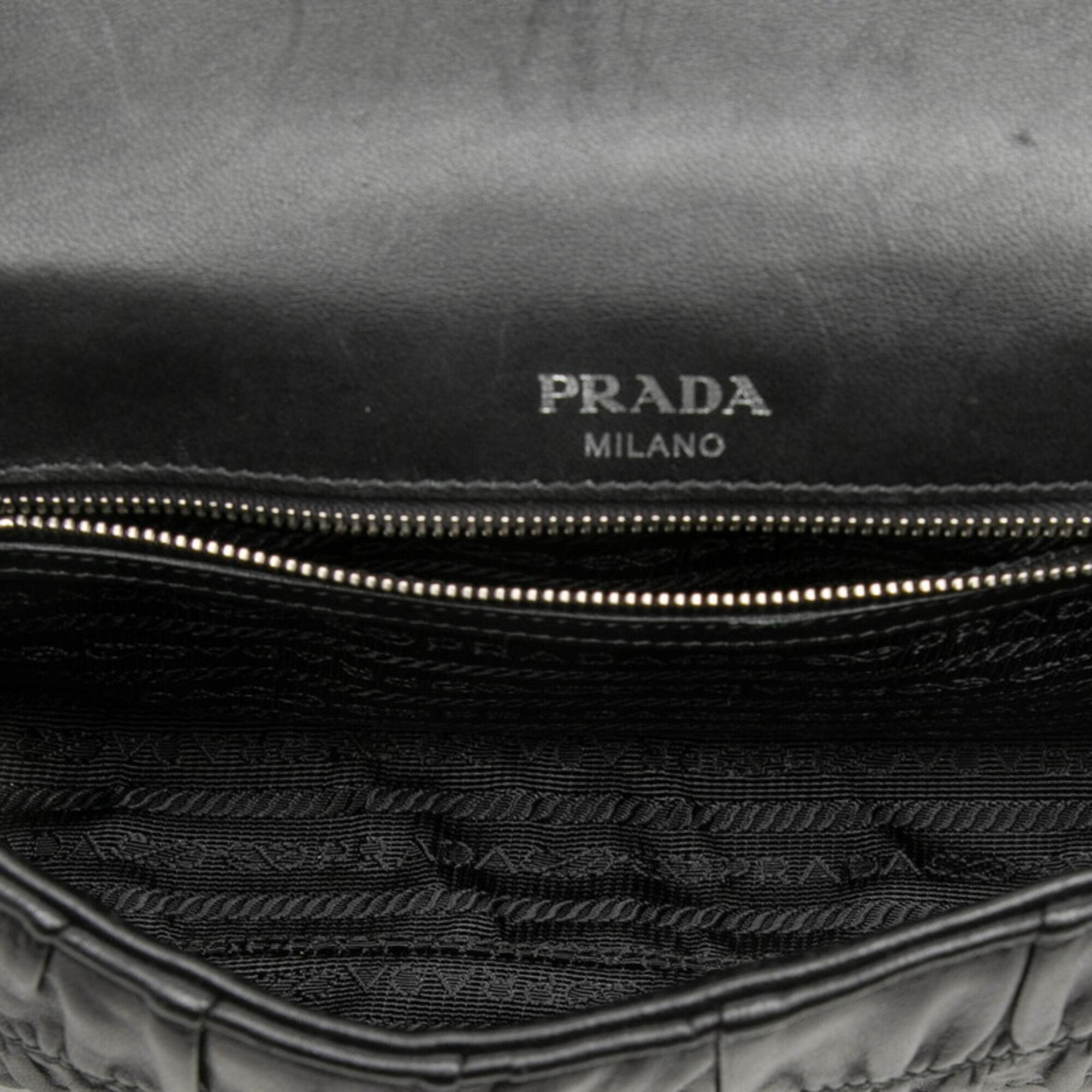 Prada Black Leather Shoulder Bag (Pre-Owned)