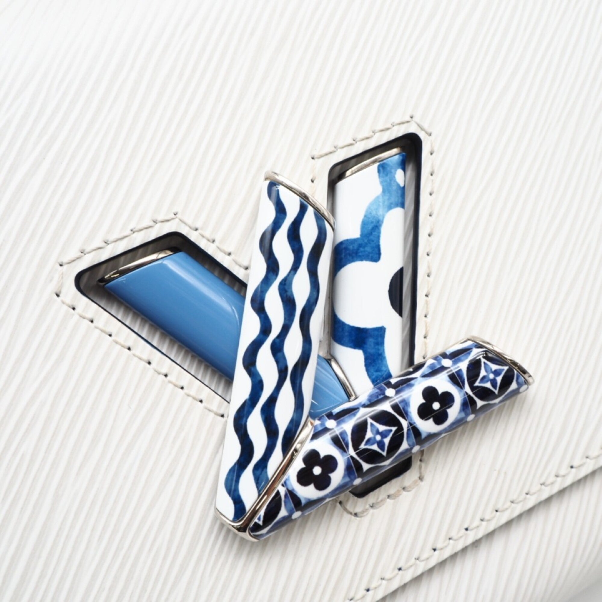 Louis Vuitton Blue White Shoulder Bag (Pre-Owned)