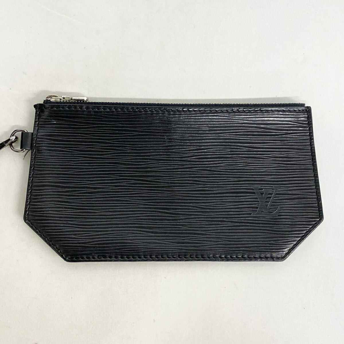 Louis Vuitton Noir Shoulder Bag (Pre-Owned)