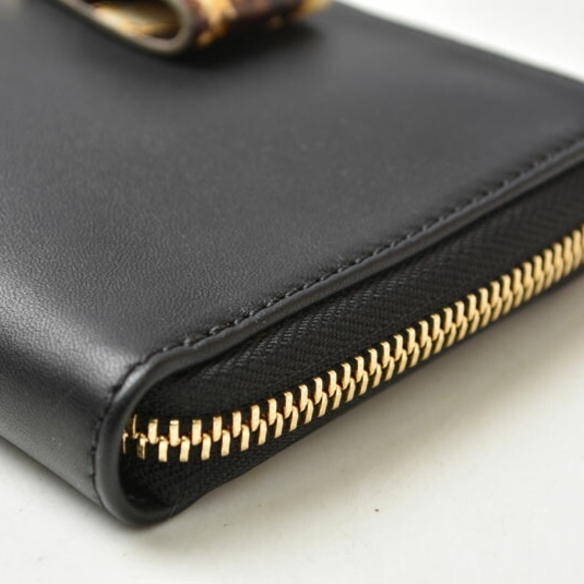Chloé Black Leather Long Wallet (Bi-Fold) (Pre-Owned)