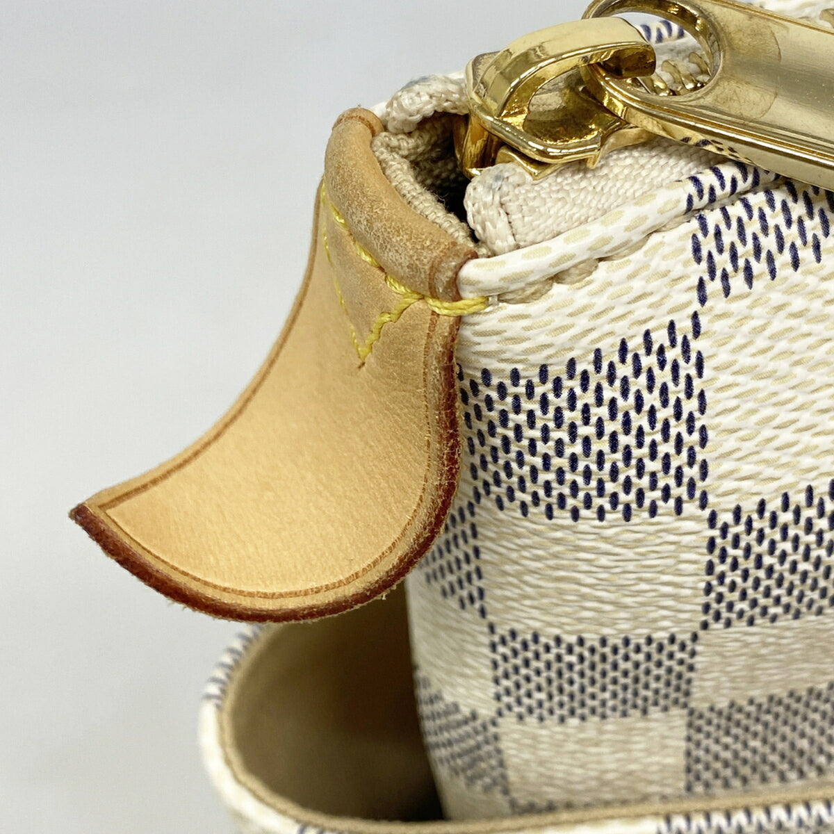 Louis Vuitton White Tote Bag (Pre-Owned)