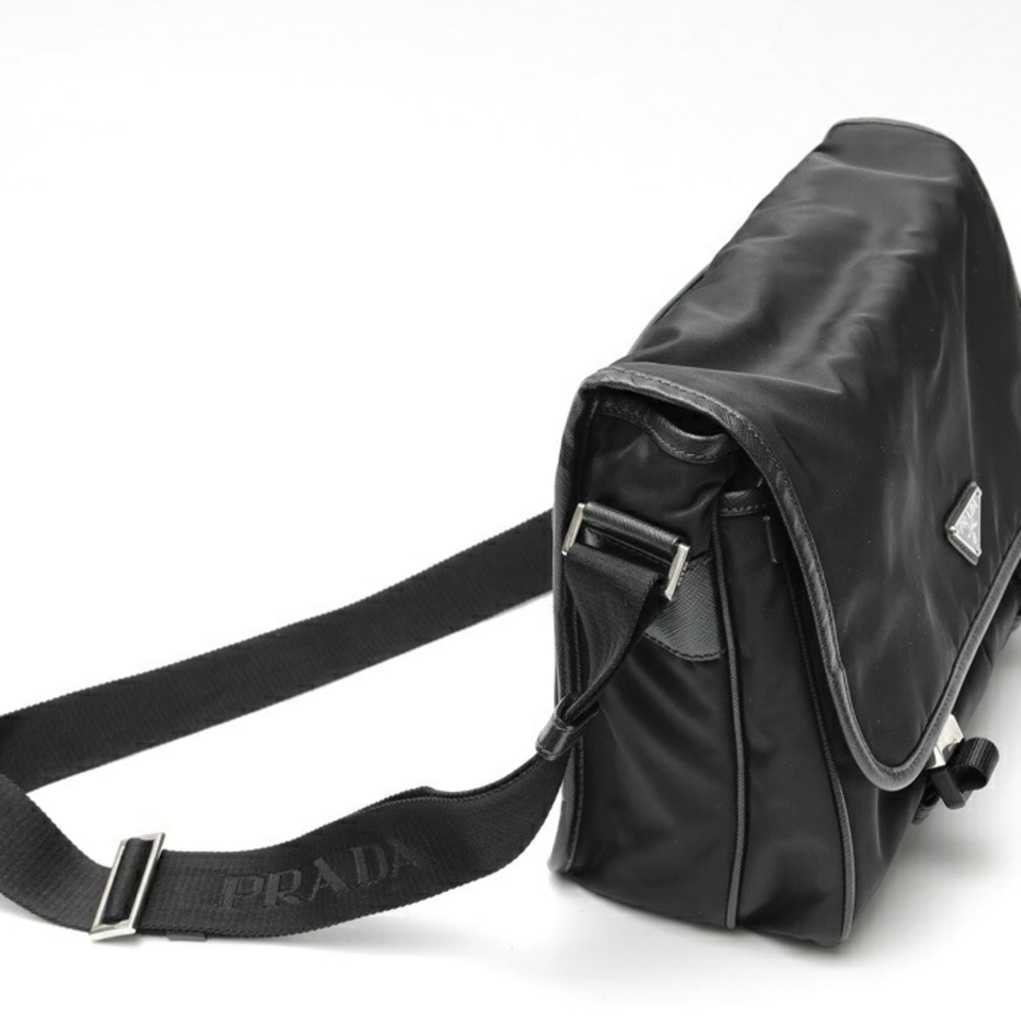 Prada Black Nylon Shoulder Bag (Pre-Owned)
