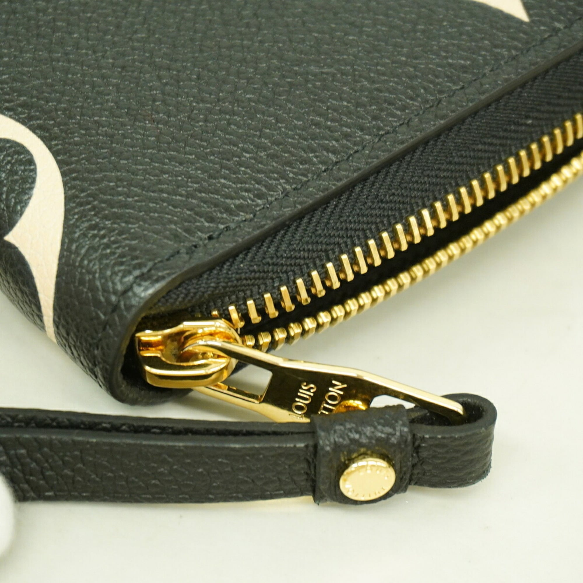 Louis Vuitton Beige Black Long Wallet (Bi-Fold) (Pre-Owned)