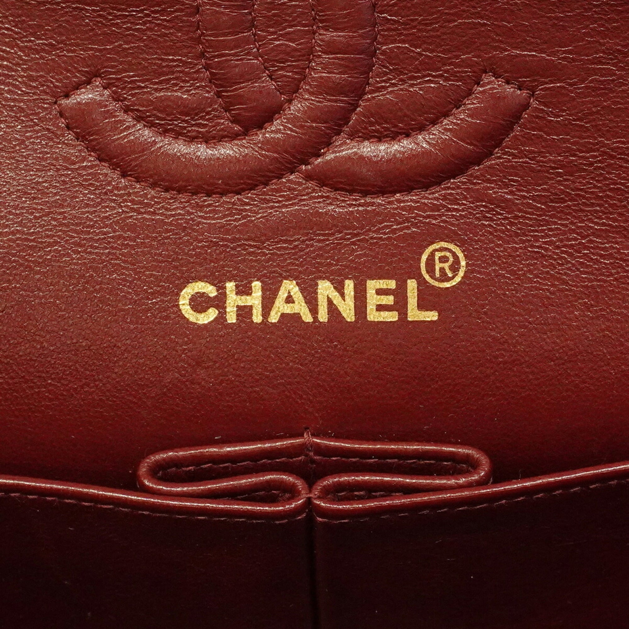 Chanel Black Leather Shoulder Bag (Pre-Owned)