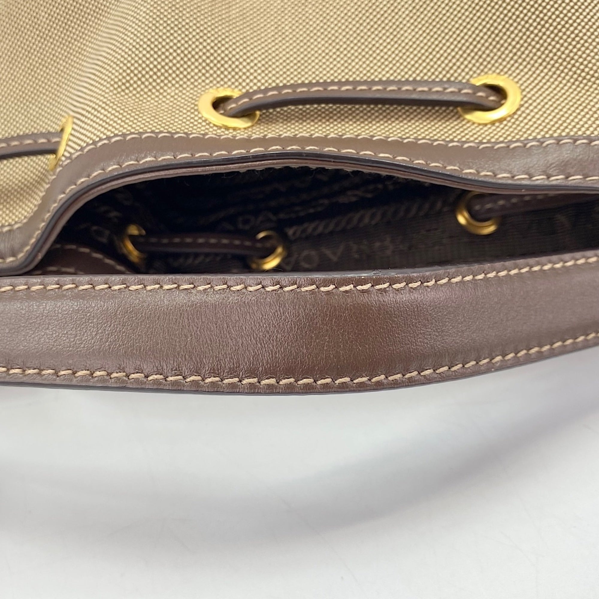 Prada Beige Handbag (Pre-Owned)