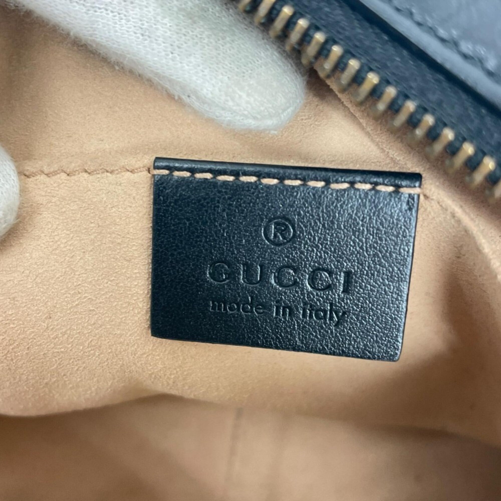 Gucci Black White Leather Shoulder Bag (Pre-Owned)