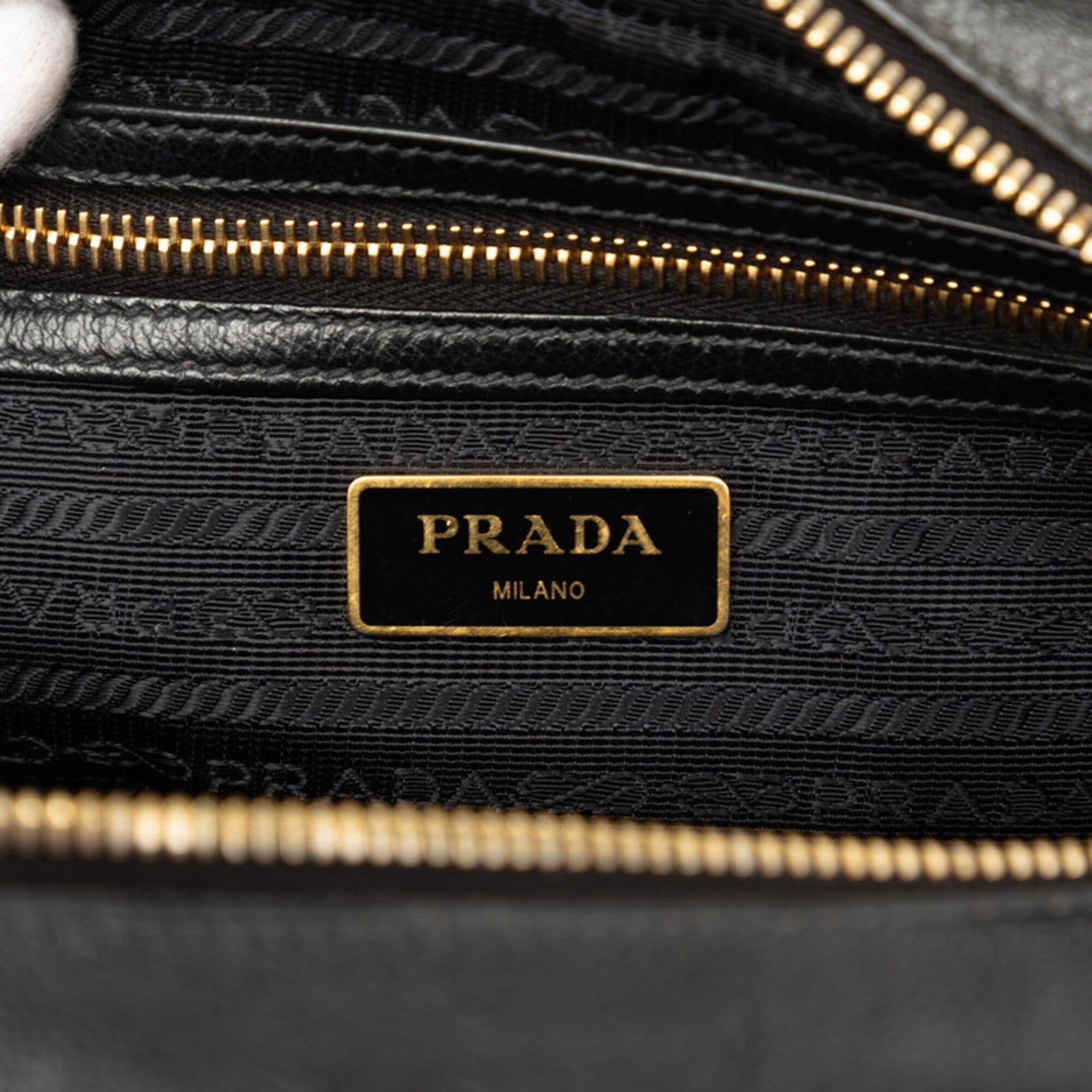 Prada Black Leather Shoulder Bag (Pre-Owned)