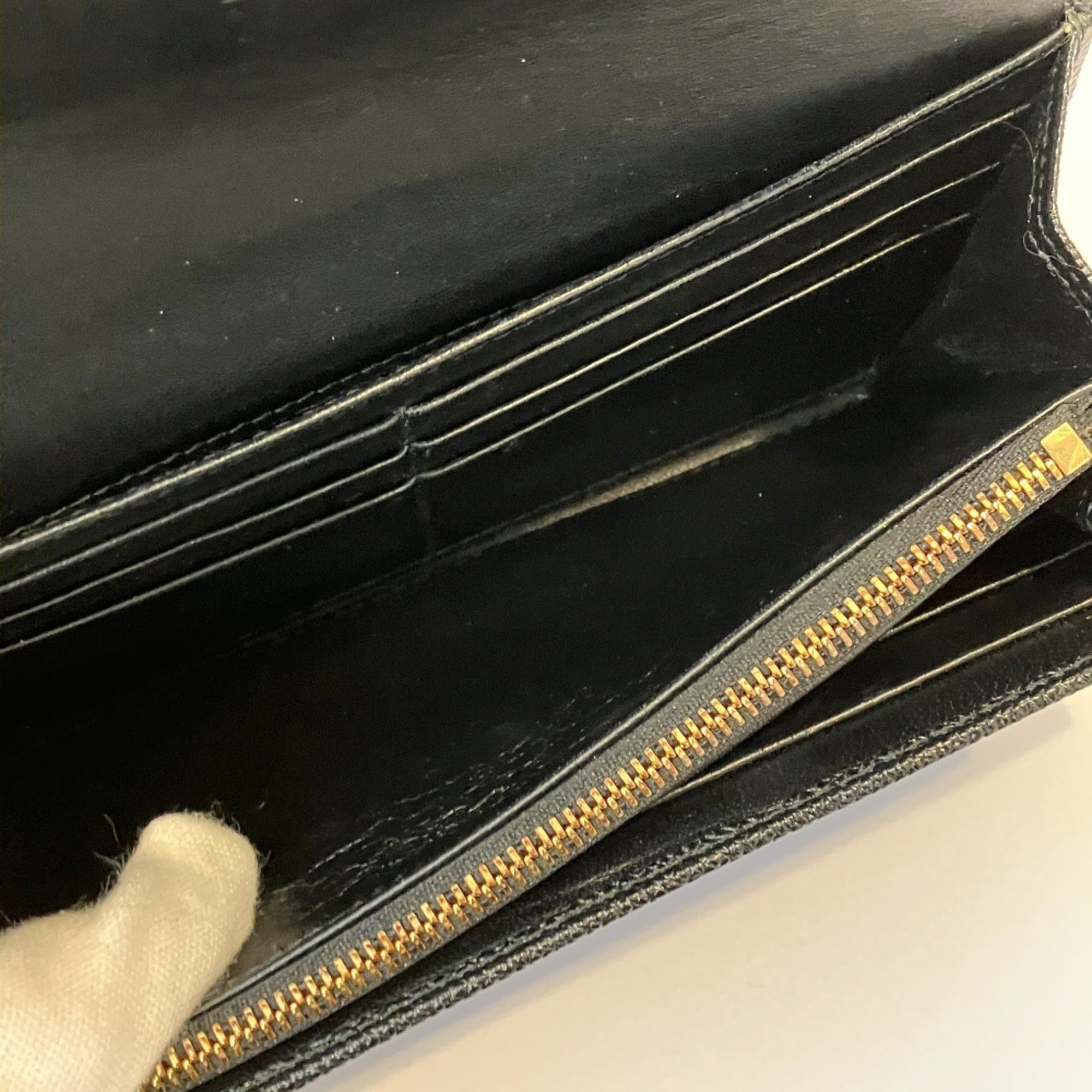 Bvlgari Black Leather Long Wallet (Bi-Fold) (Pre-Owned)