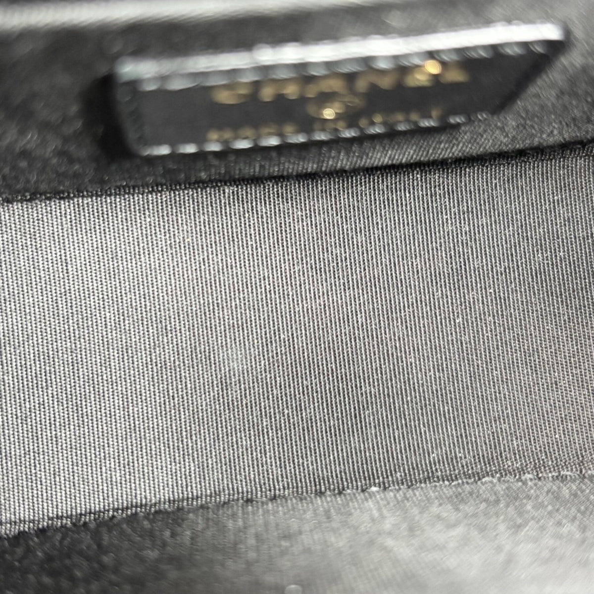 Chanel Black White Leather Shoulder Bag (Pre-Owned)