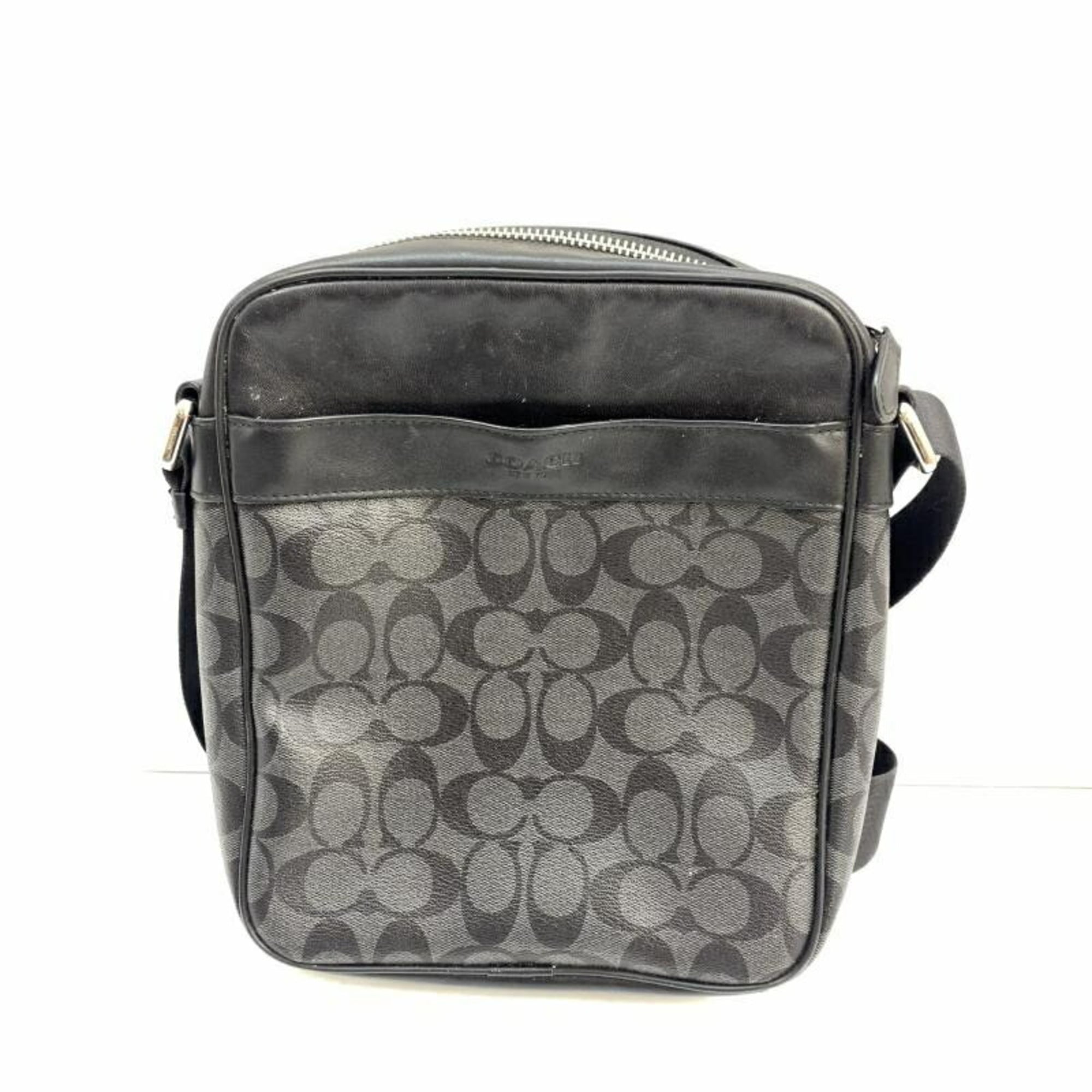 Coach Signature Shoulder Bag (Pre-Owned)