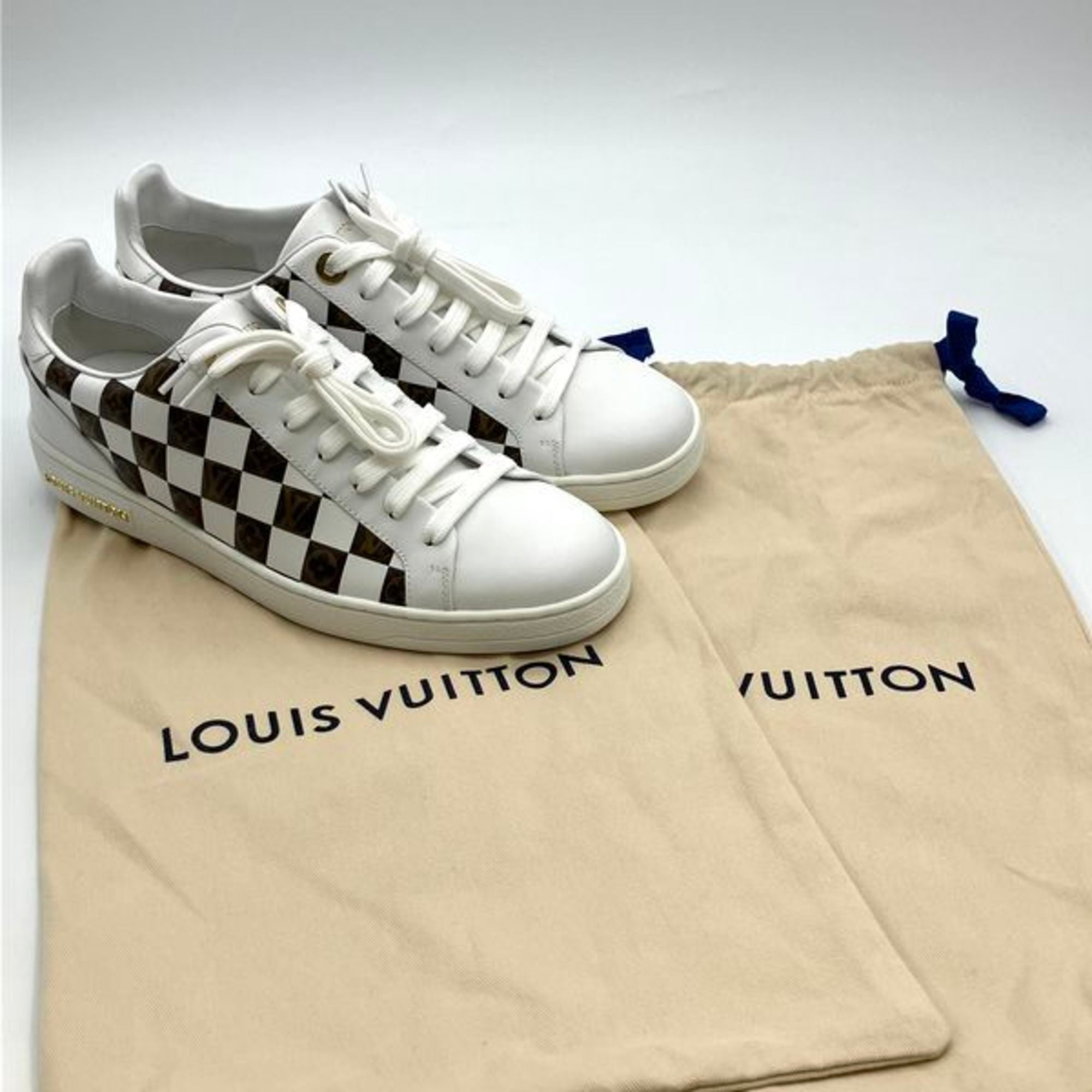 Louis Vuitton White Sneakers (Pre-Owned)