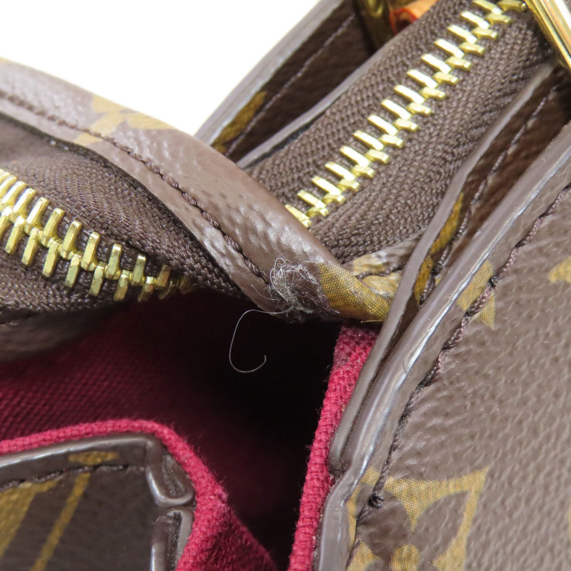 Louis Vuitton Monogram Monogram Canvas Handbag (Pre-Owned)
