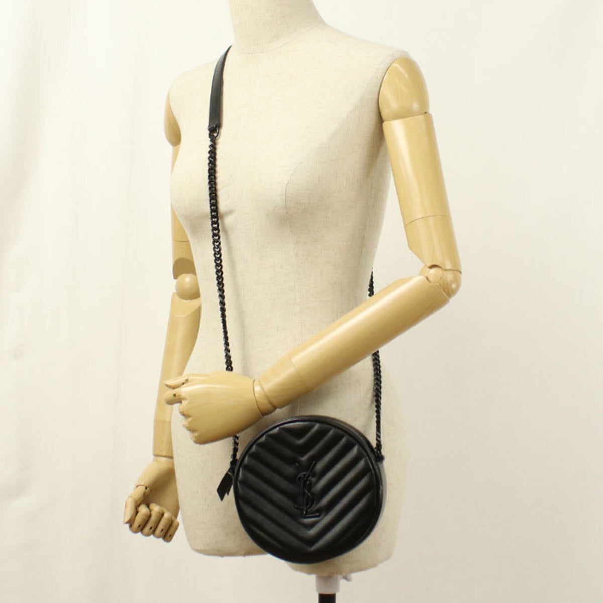 Saint Laurent Black Leather Shoulder Bag (Pre-Owned)