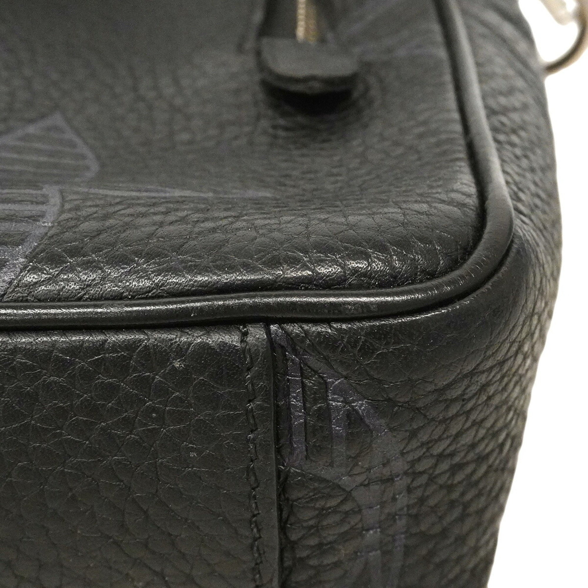 Louis Vuitton Noir Handbag (Pre-Owned)