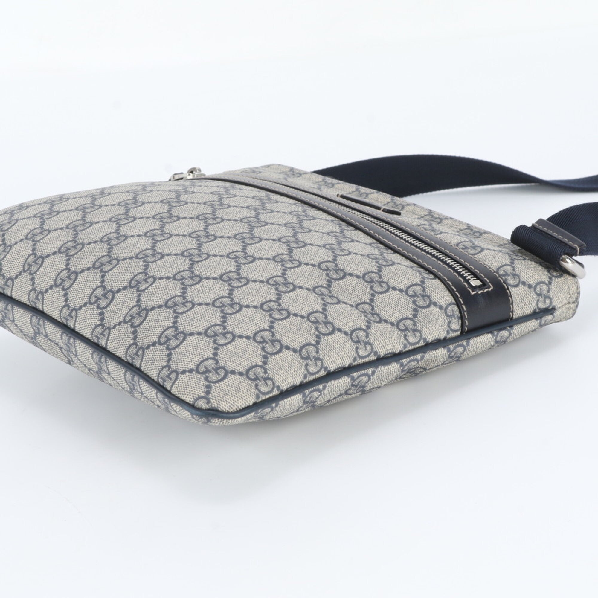 Gucci Gray Navy Leather Coated Canvas Messenger Bag Shoulder Bag (Pre-Owned)