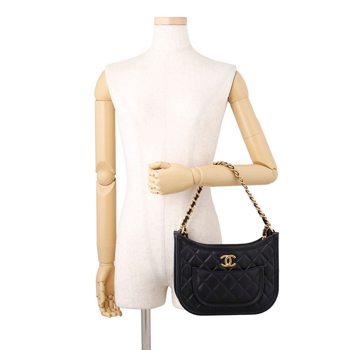 Chanel Matelasse Black Leather Handbag Shoulder Bag (Pre-Owned)