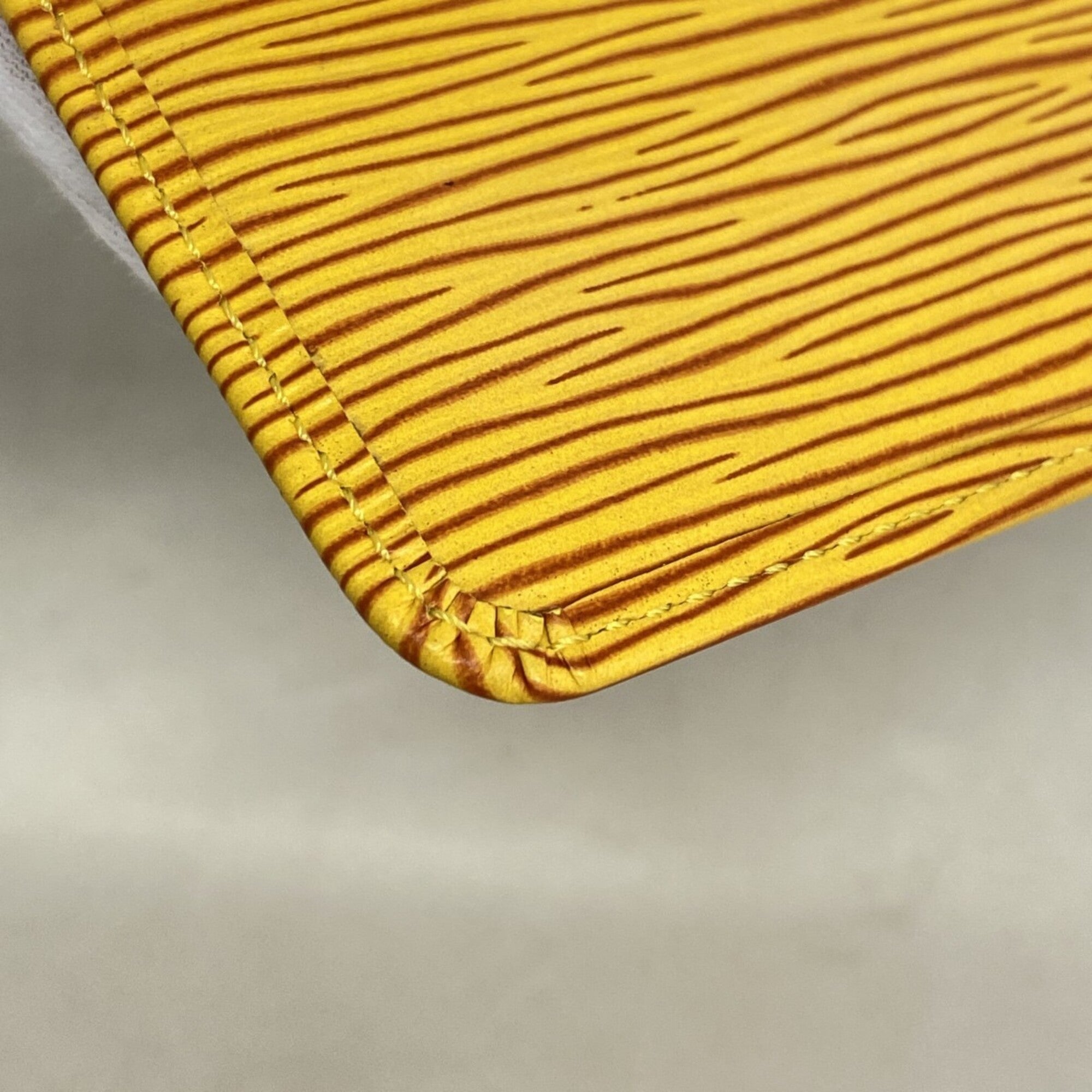Louis Vuitton Jaune Coin Purse/Coin Case (Pre-Owned)