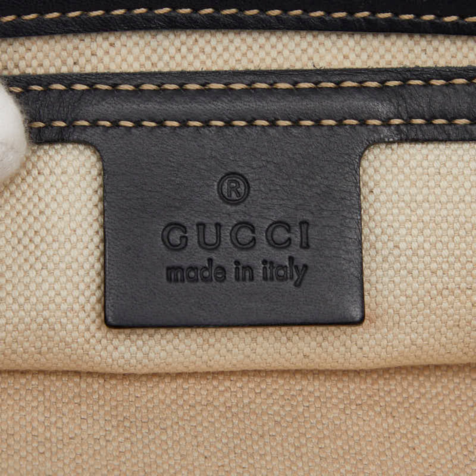 Gucci Beige Navy Pvc Leather Sling Bag (Pre-Owned)