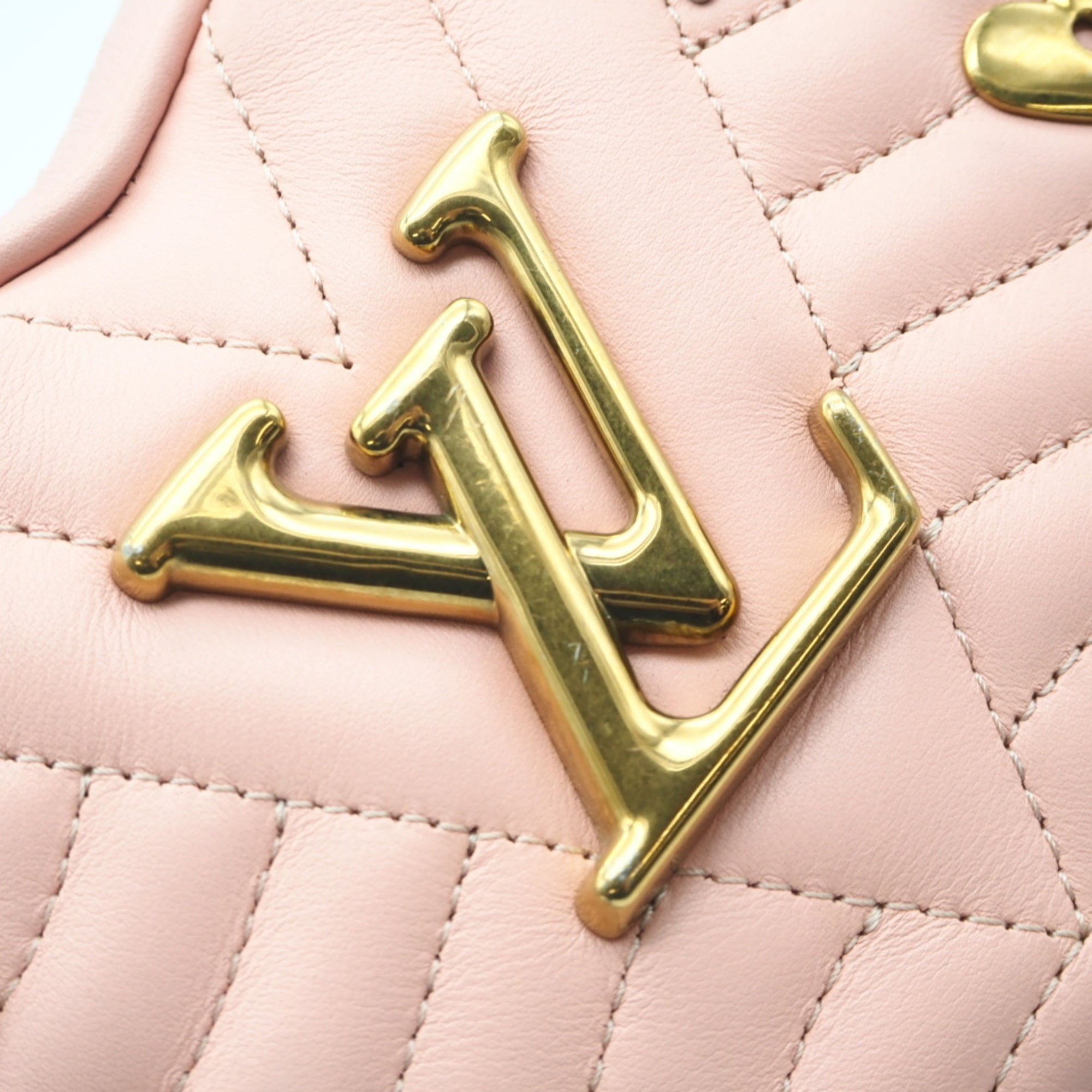 Louis Vuitton Pink Leather Shoulder Bag (Pre-Owned)