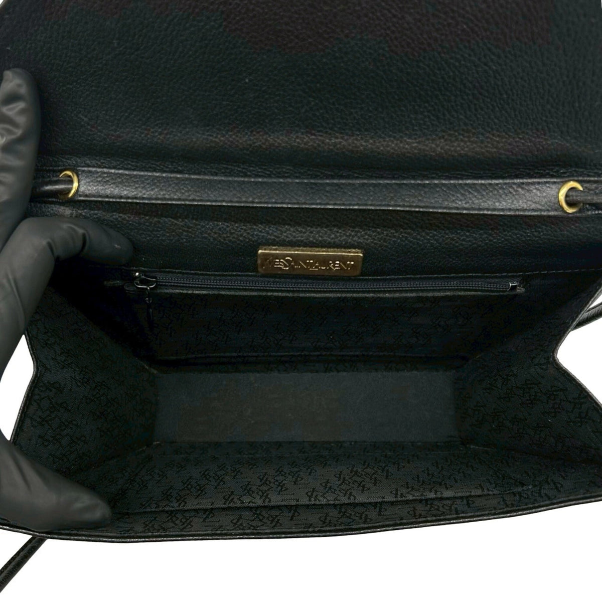 Yves Saint Laurent Black Leather Shoulder Bag (Pre-Owned)