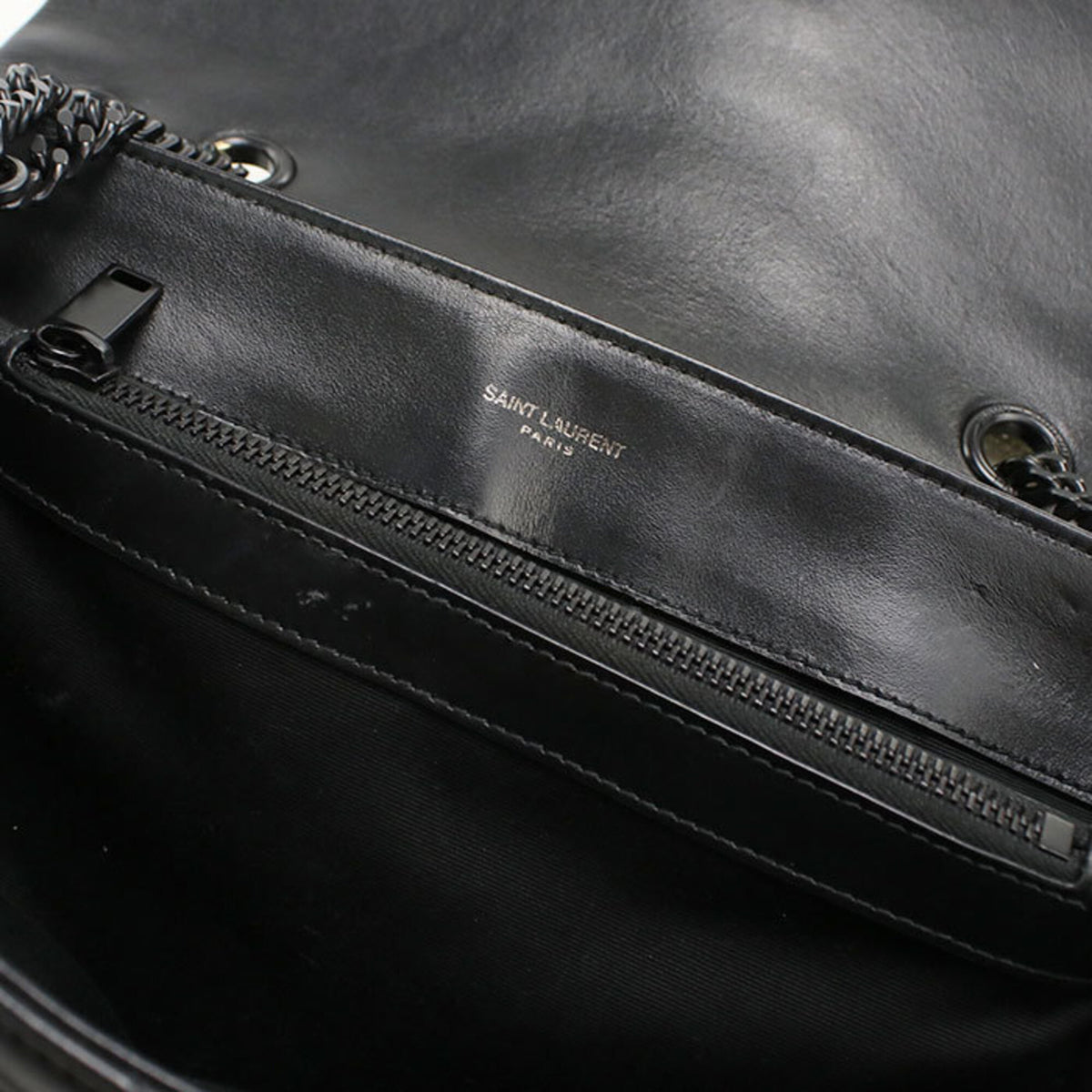 Saint Laurent Black Leather Shoulder Bag (Pre-Owned)