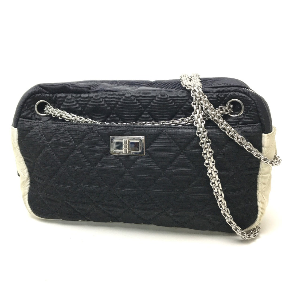 Chanel Black Cloth Shoulder Bag (Pre-Owned)