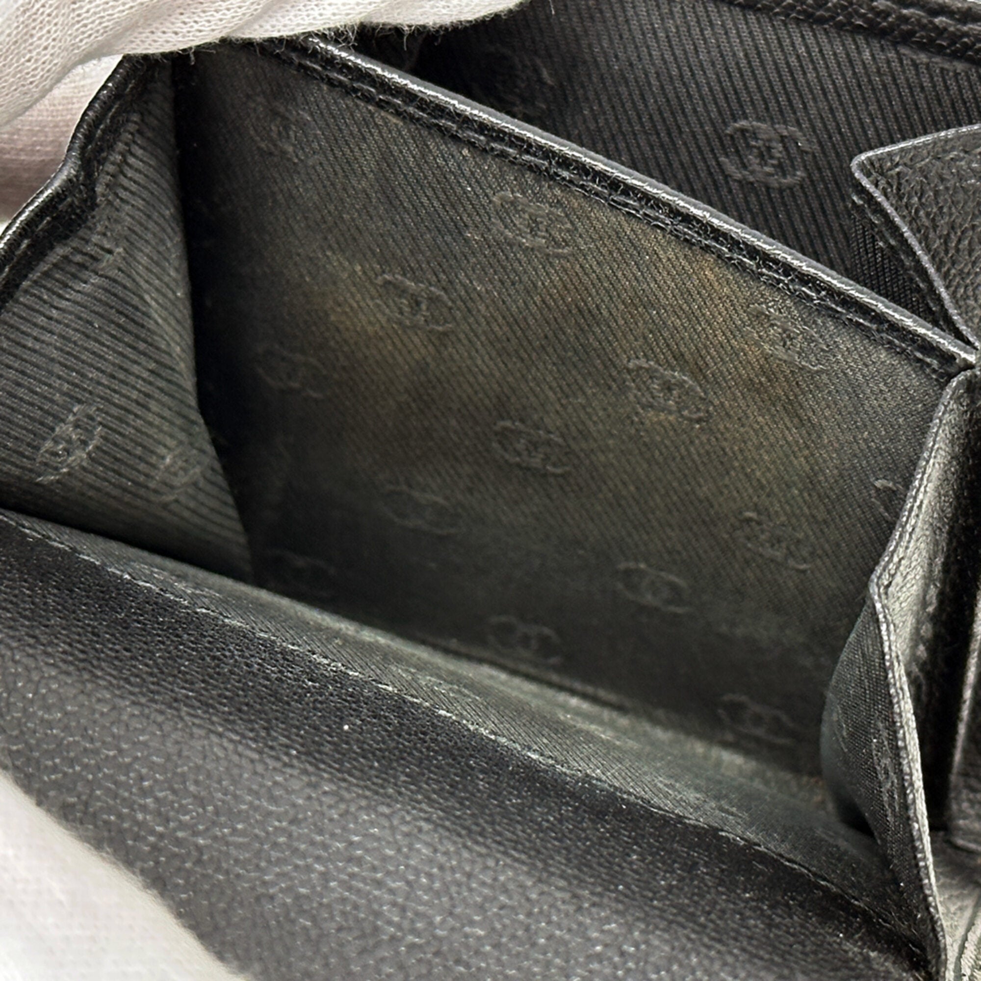 Chanel Black Leather Wallet (Bi-Fold) (Pre-Owned)