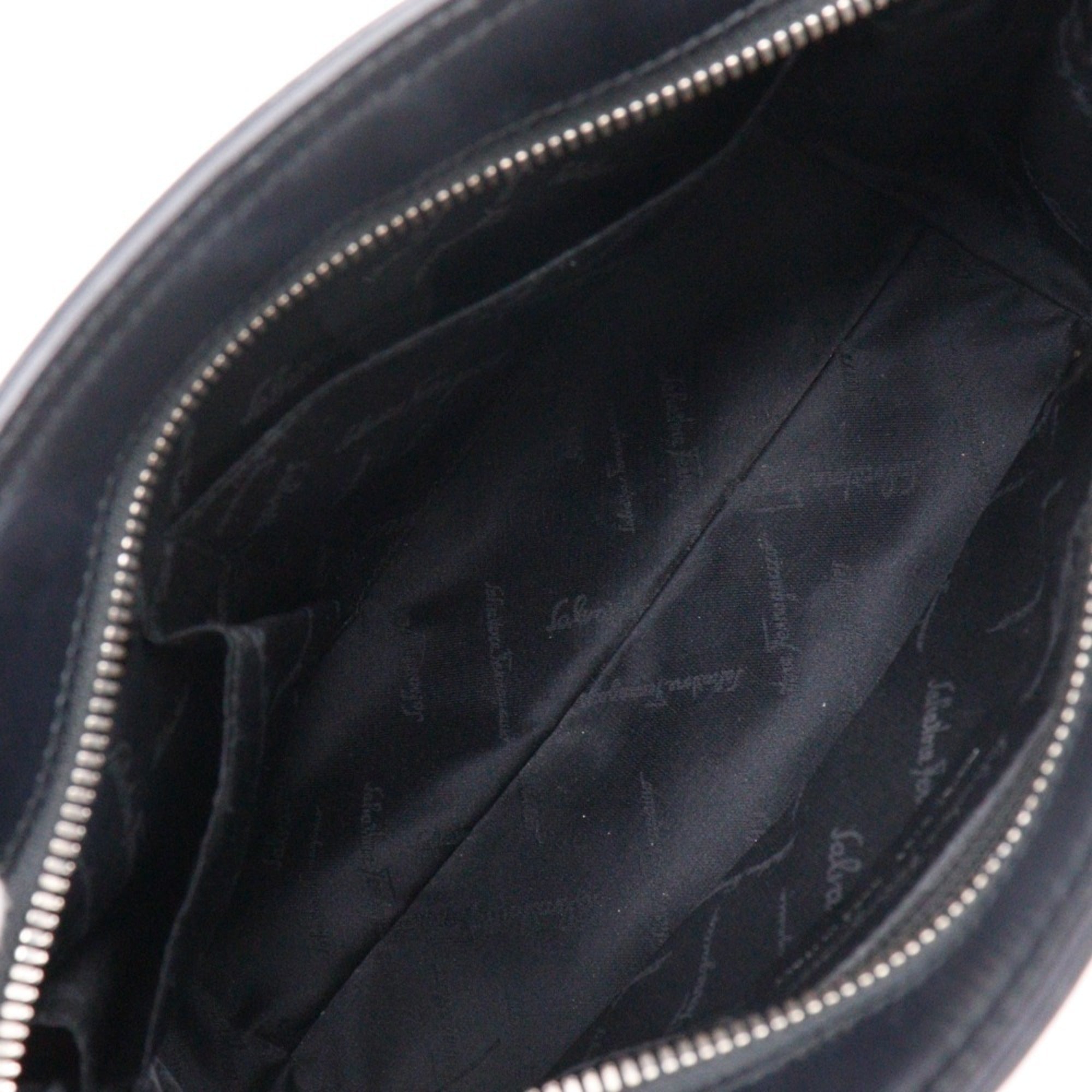 Salvatore Ferragamo Black Leather Handbag (Pre-Owned)