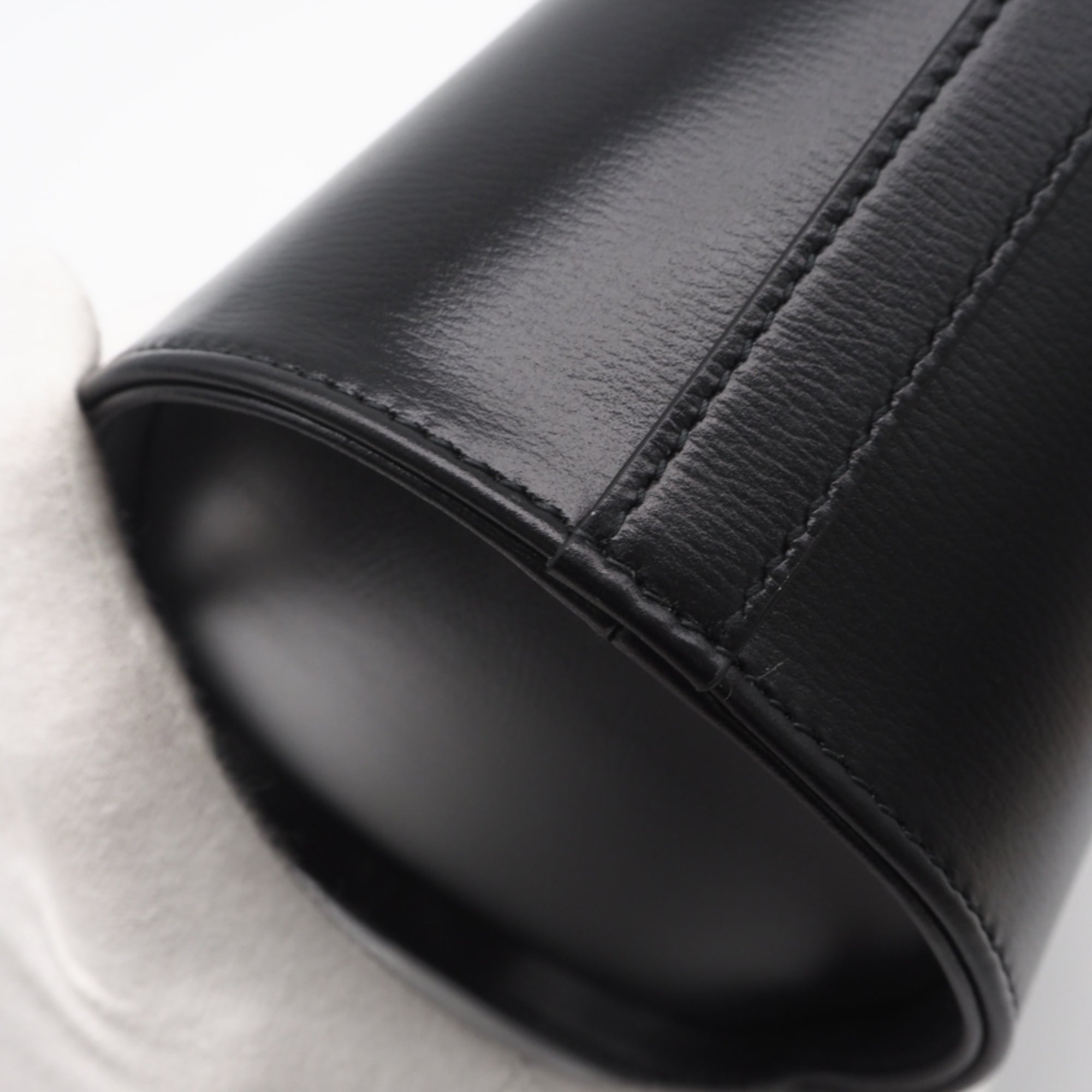 Gucci Black Leather Shoulder Bag (Pre-Owned)