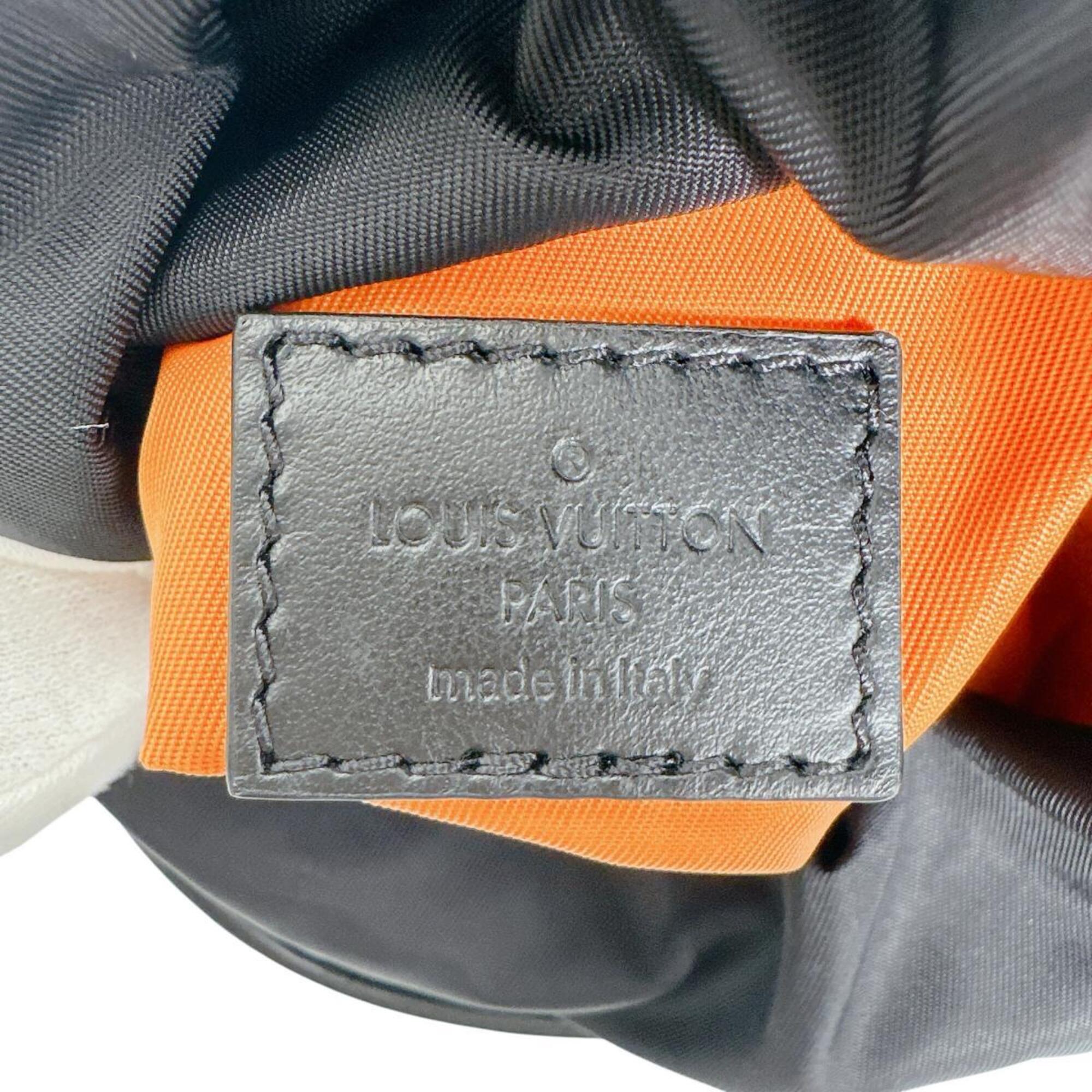 Louis Vuitton Black Leather Shoulder Bag (Pre-Owned)