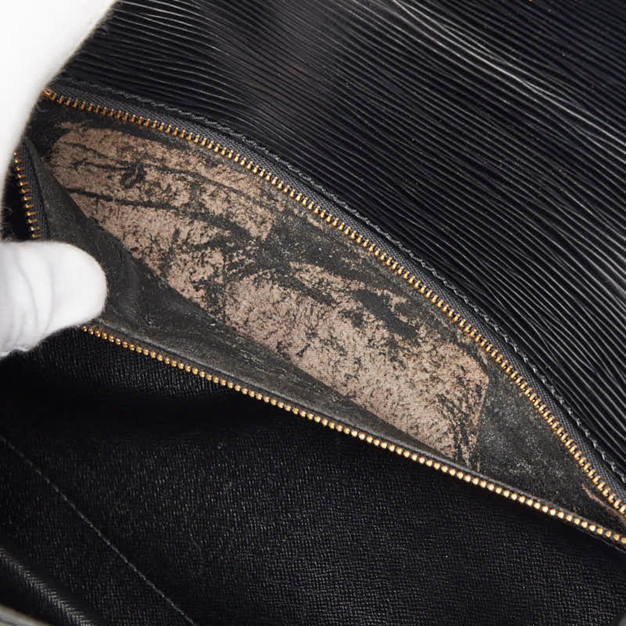 Louis Vuitton Epi Black Noir Leather Handbag Shoulder Bag (Pre-Owned)