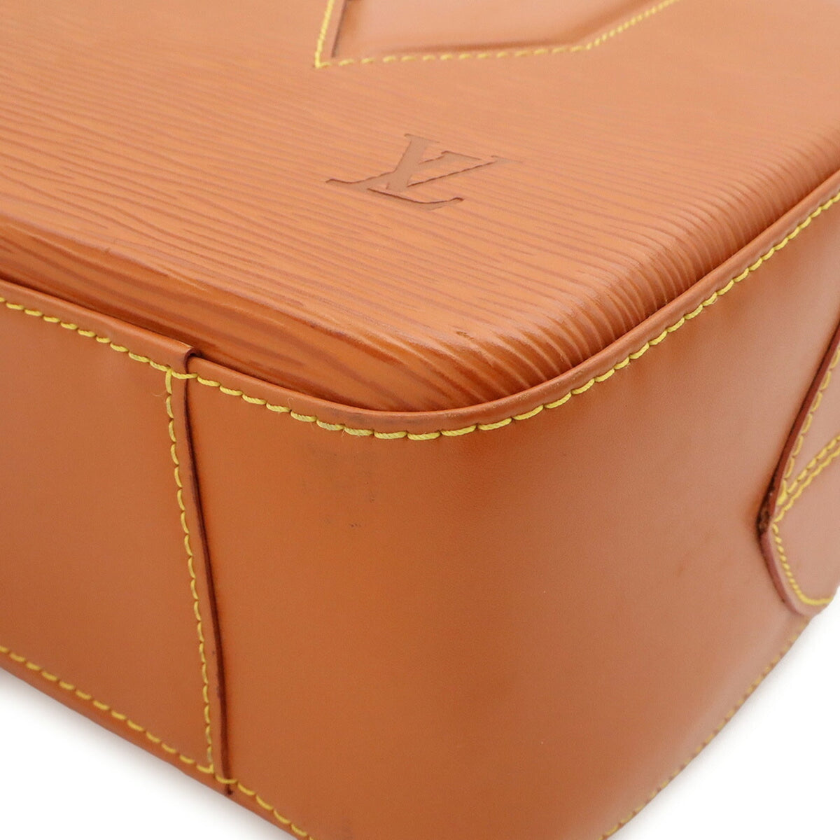 Louis Vuitton Gold Cipango Epi Leather Shoulder Bag (Pre-Owned)