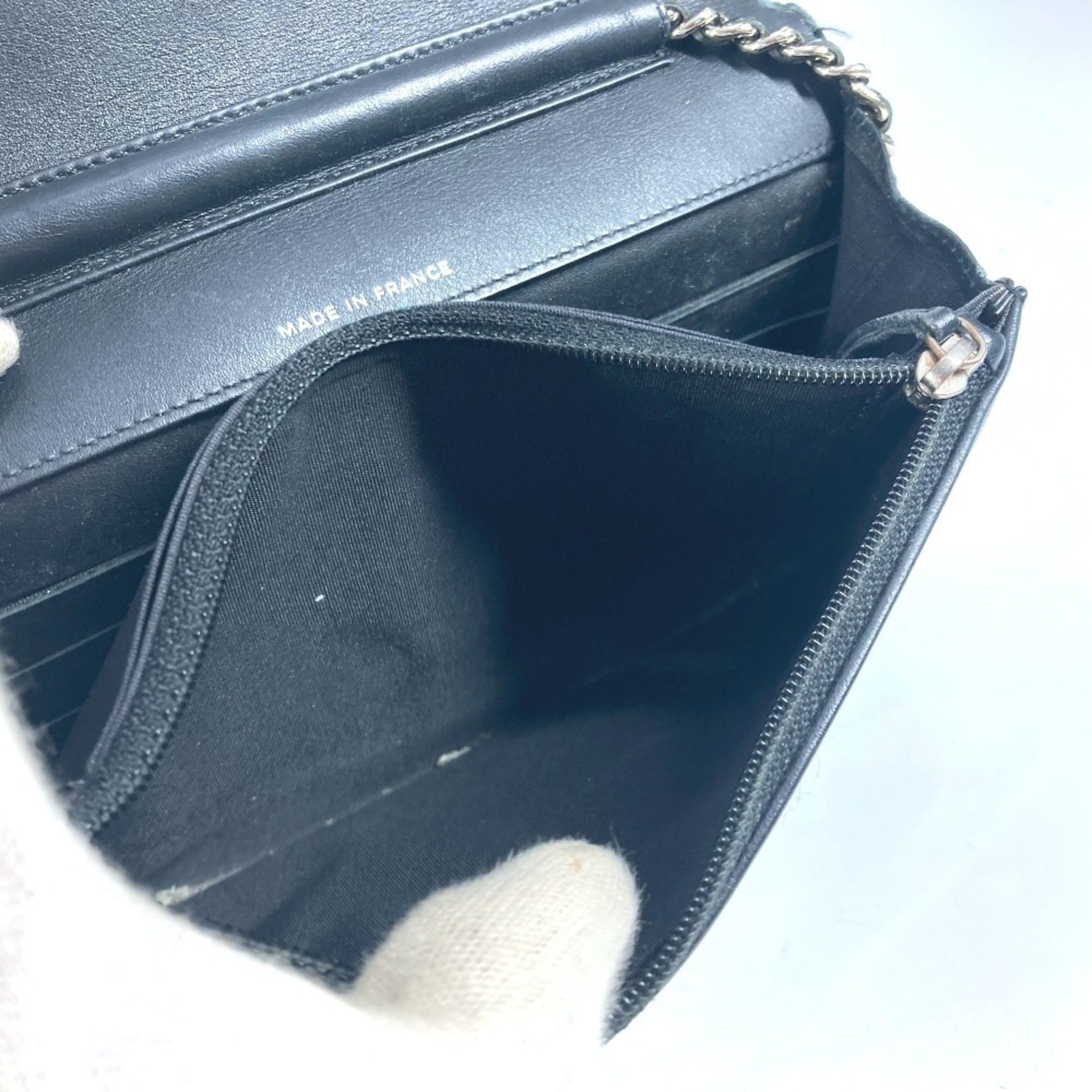 Chanel Black Patent Leather Pochette Shoulder Bag (Pre-Owned)