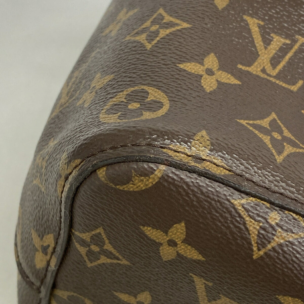 Louis Vuitton Brown Shoulder Bag (Pre-Owned)