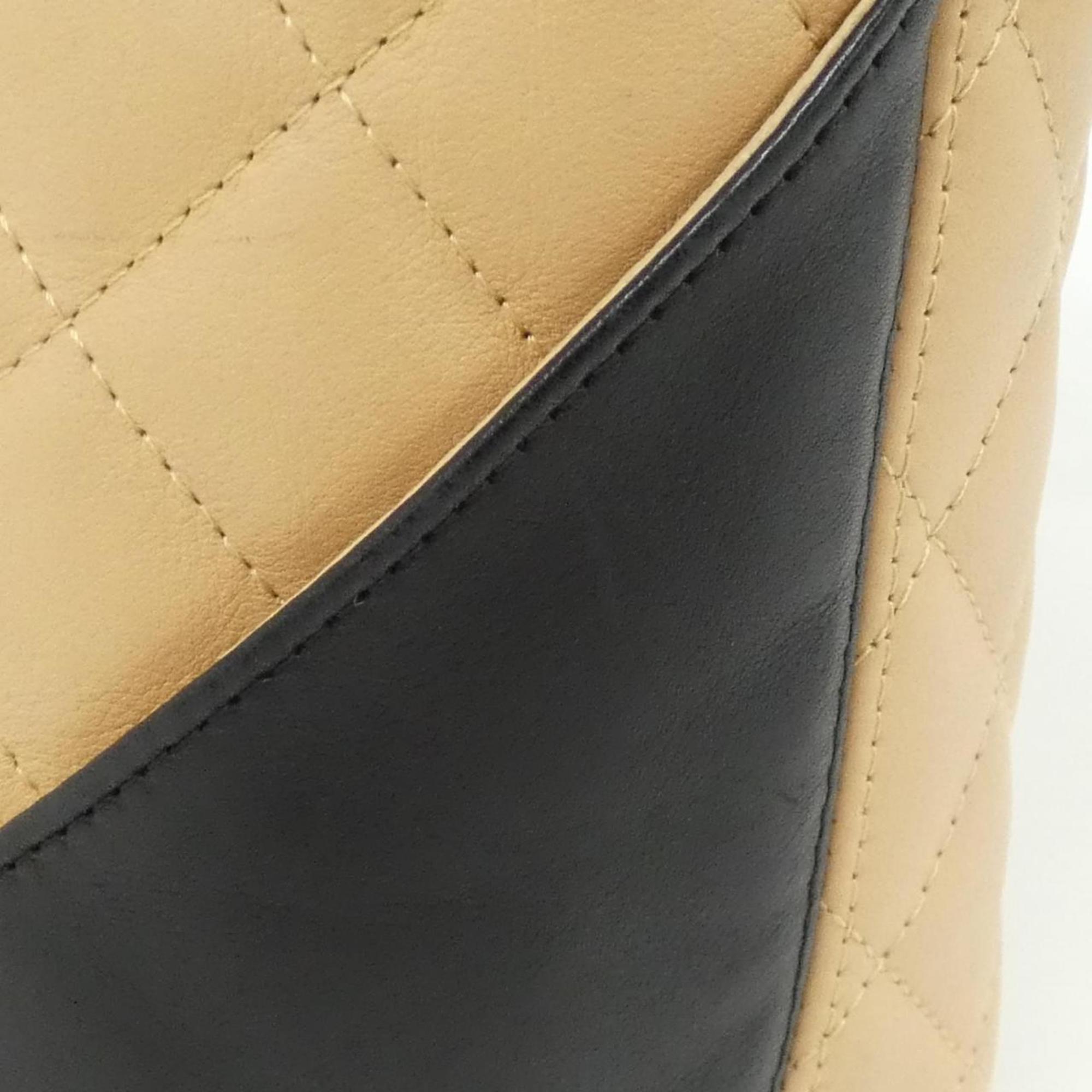 Chanel Beige Black Leather Handbag (Pre-Owned)
