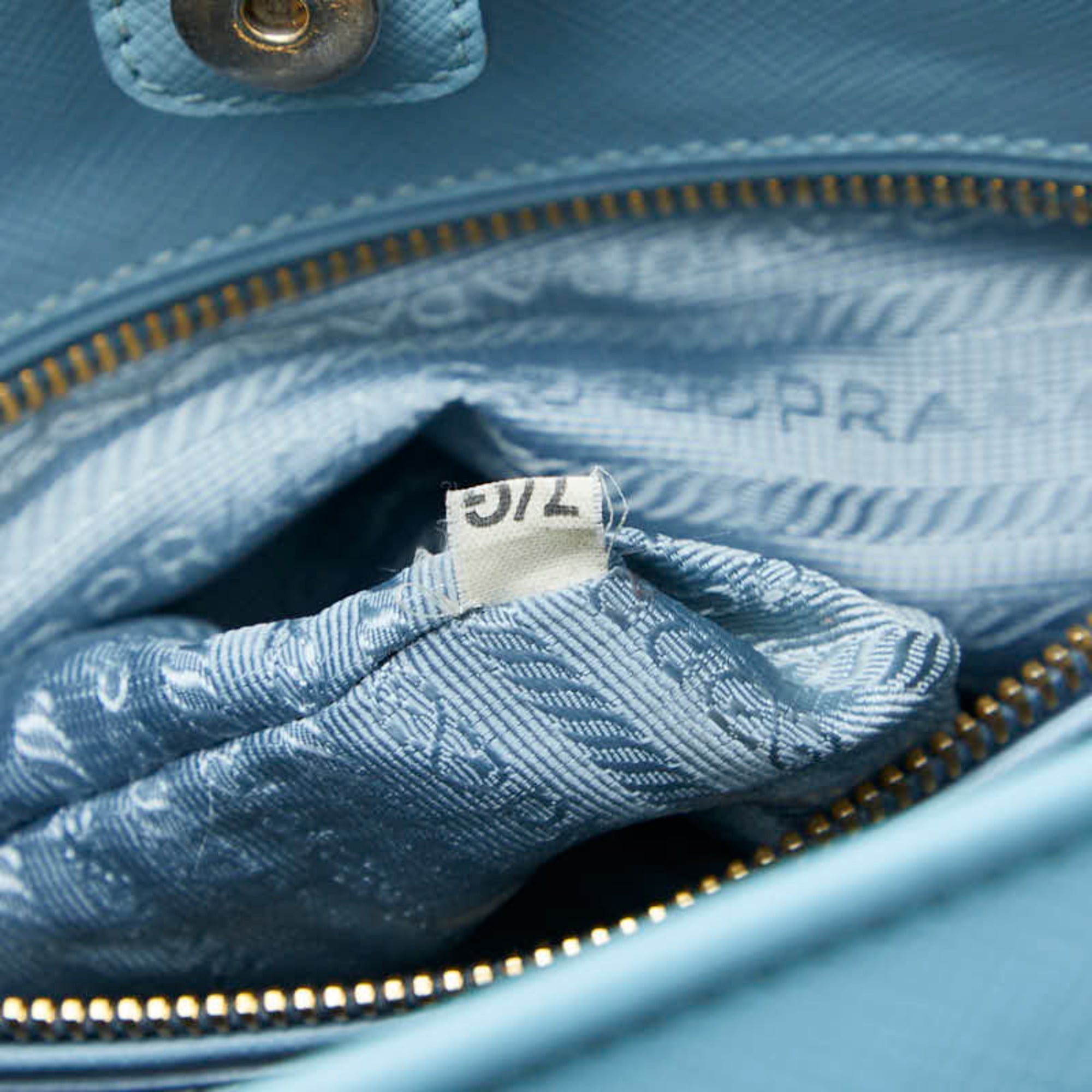 Prada Light Blue Leather Handbag (Pre-Owned)