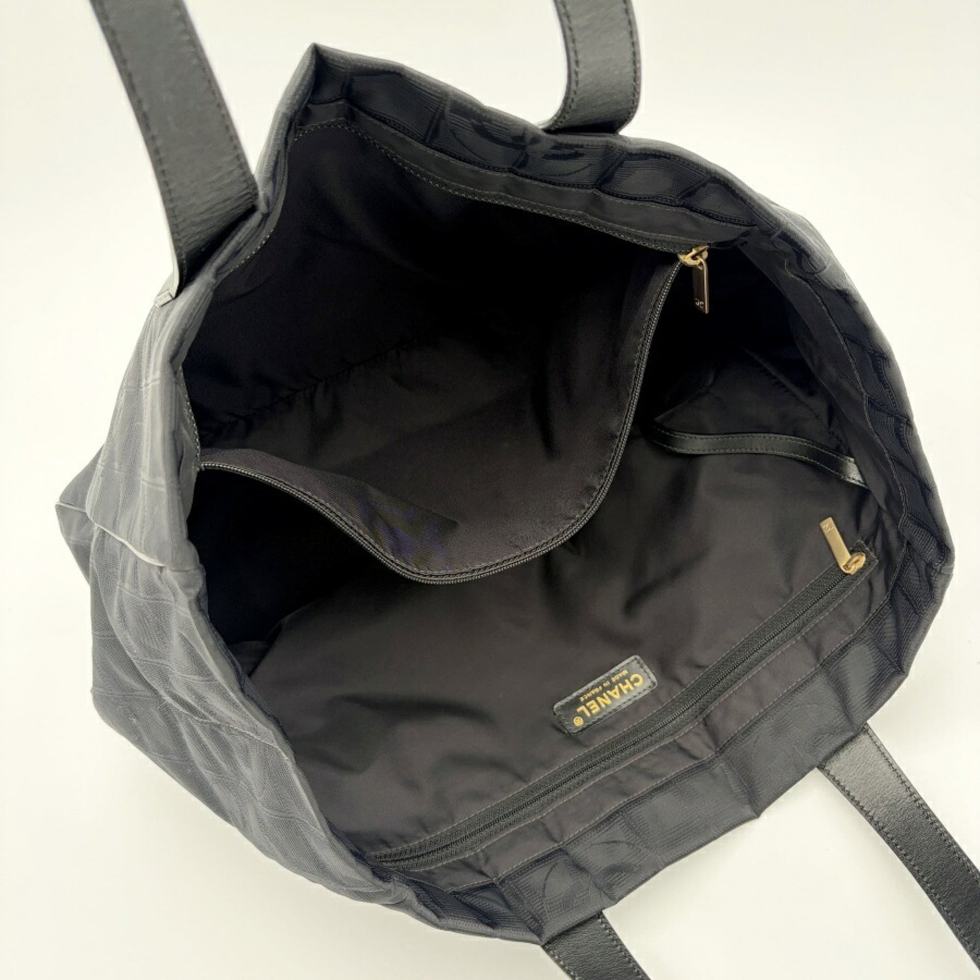 Chanel Black Nylon Jacquard Leather Tote Bag (Pre-Owned)