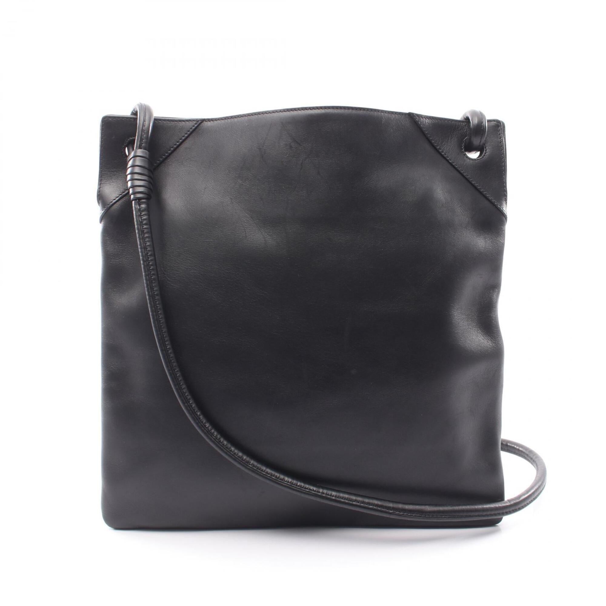 Bottega Veneta Black Leather Shoulder Bag (Pre-Owned)