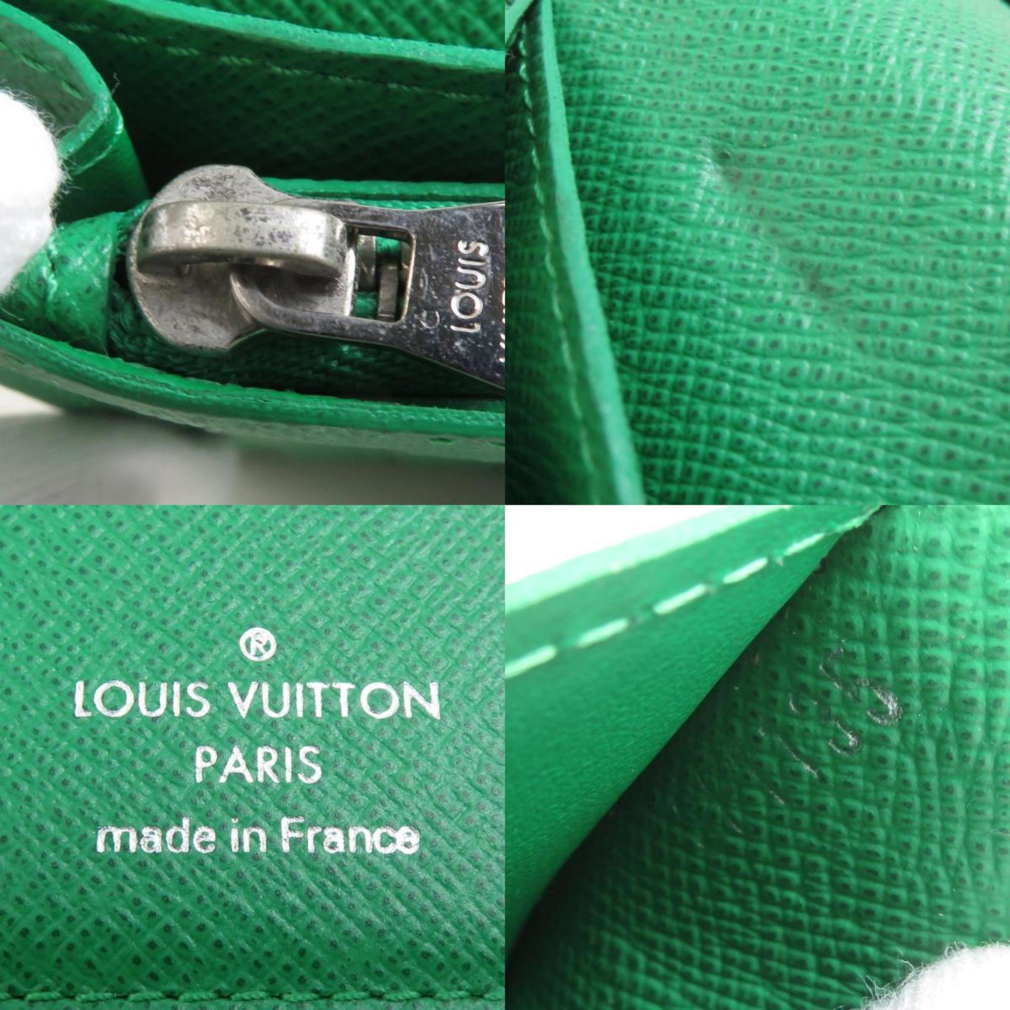 Louis Vuitton Taiga Leather Long Wallet (Bi-Fold) (Pre-Owned)