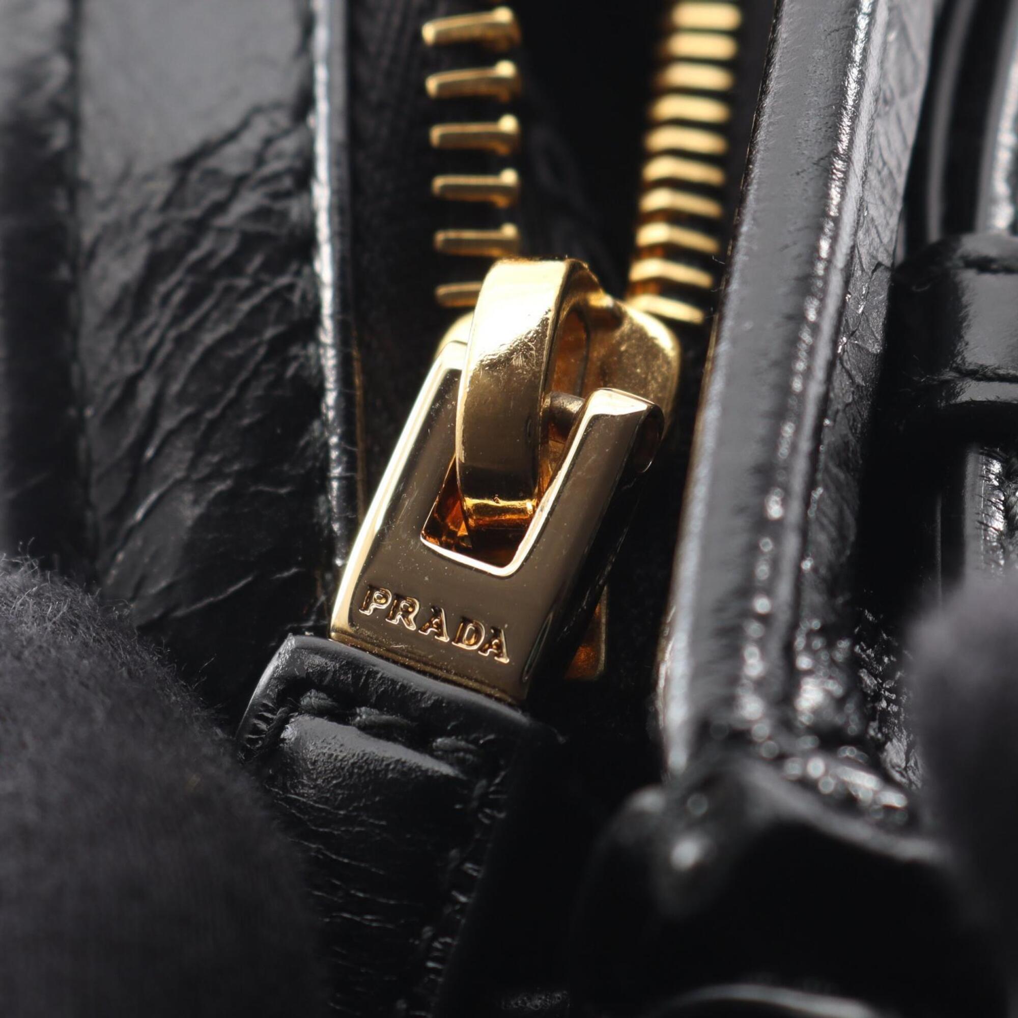 Prada Black Leather Handbag Shoulder Bag (Pre-Owned)