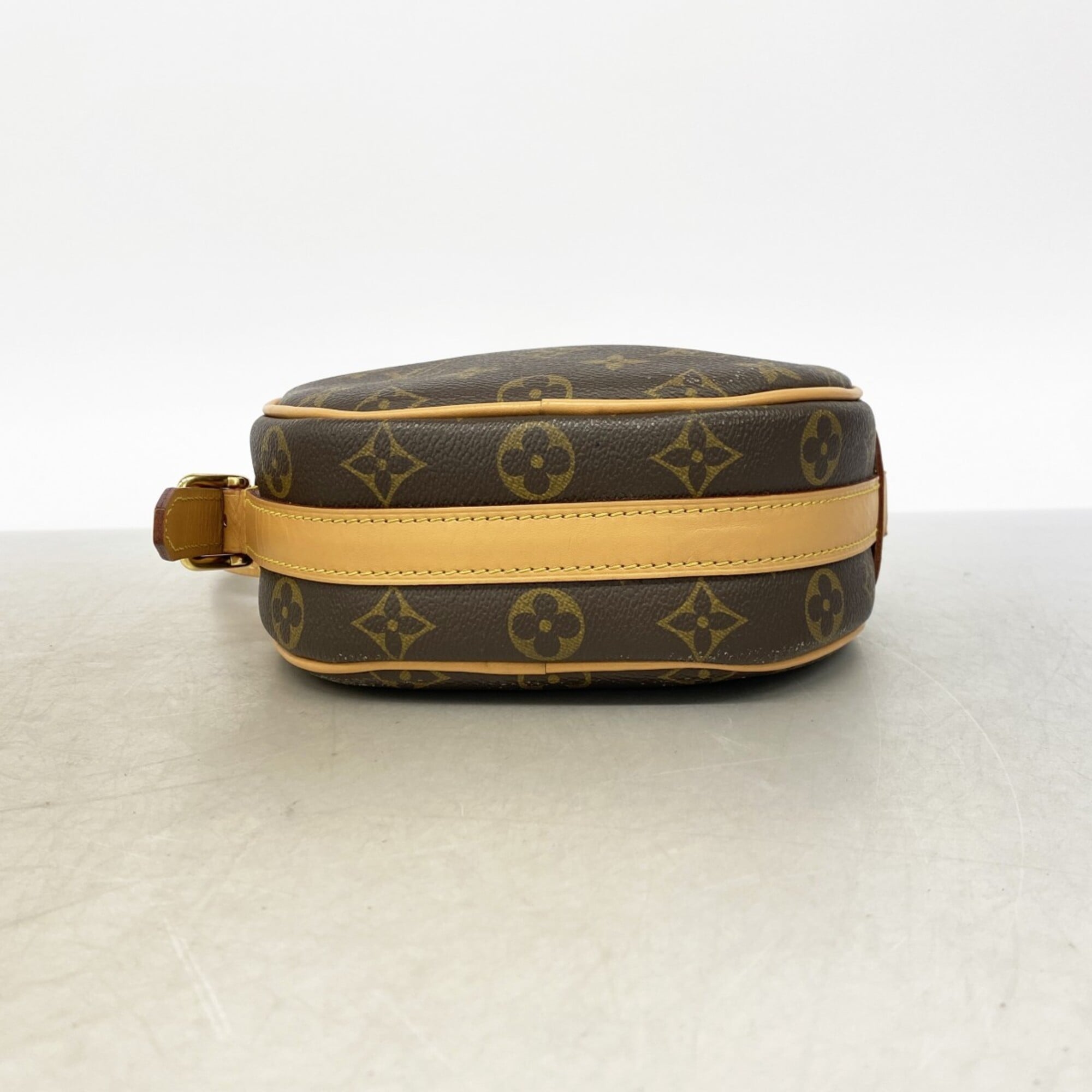 Louis Vuitton Brown Shoulder Bag (Pre-Owned)