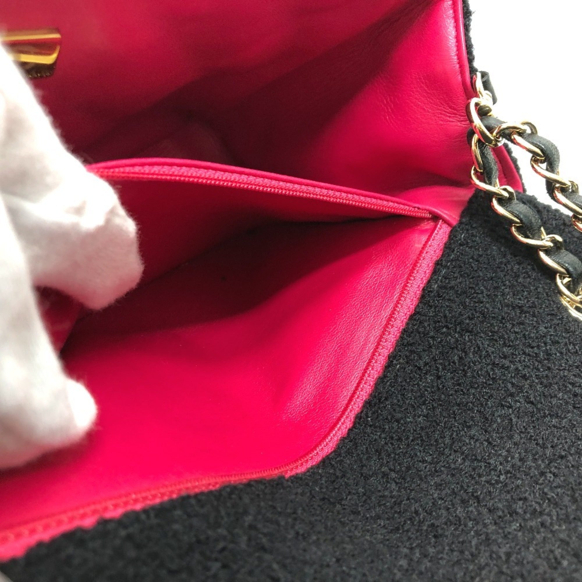 Chanel Black Canvas Shoulder Bag (Pre-Owned)