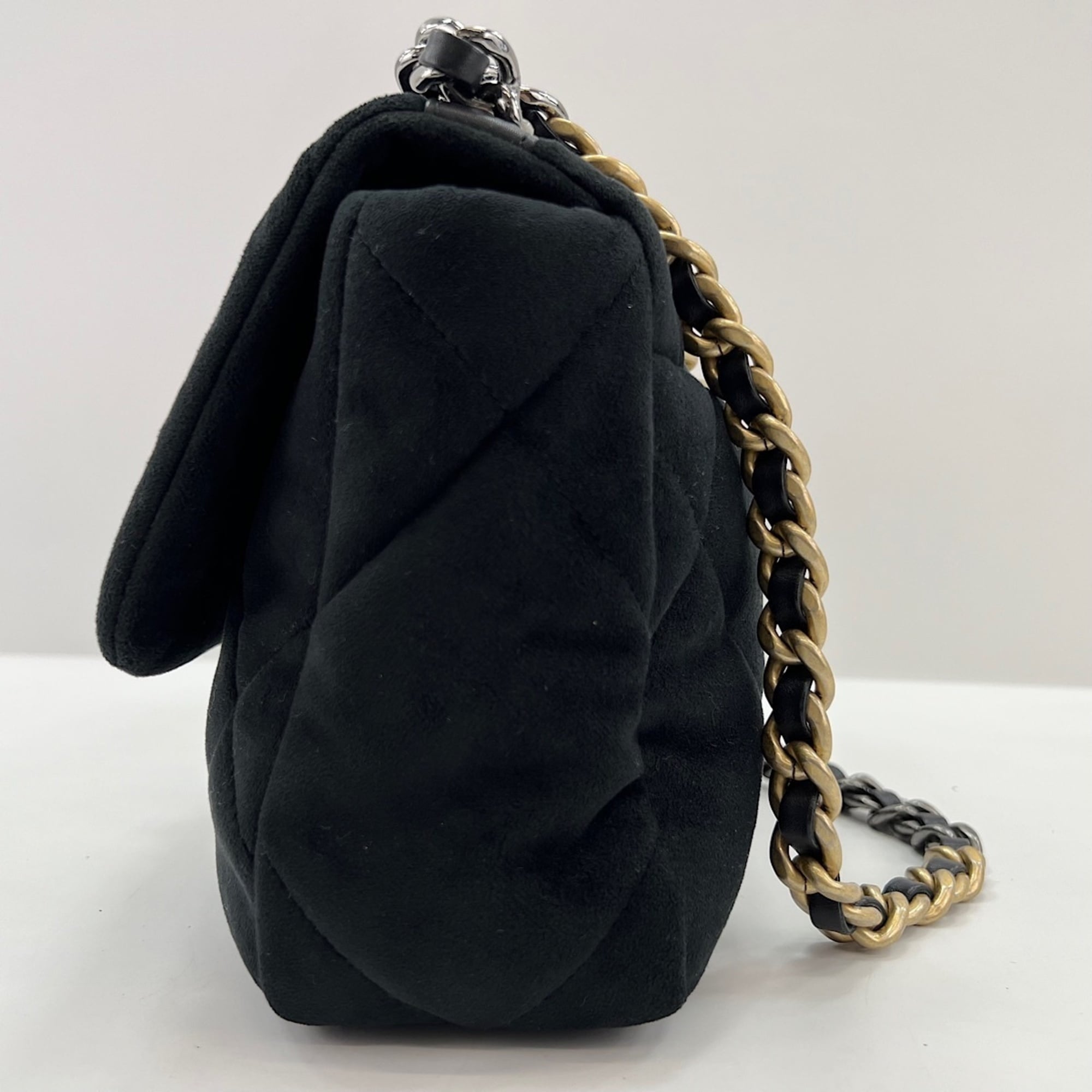 Chanel Matelasse Black Velvet Shoulder Bag (Pre-Owned)